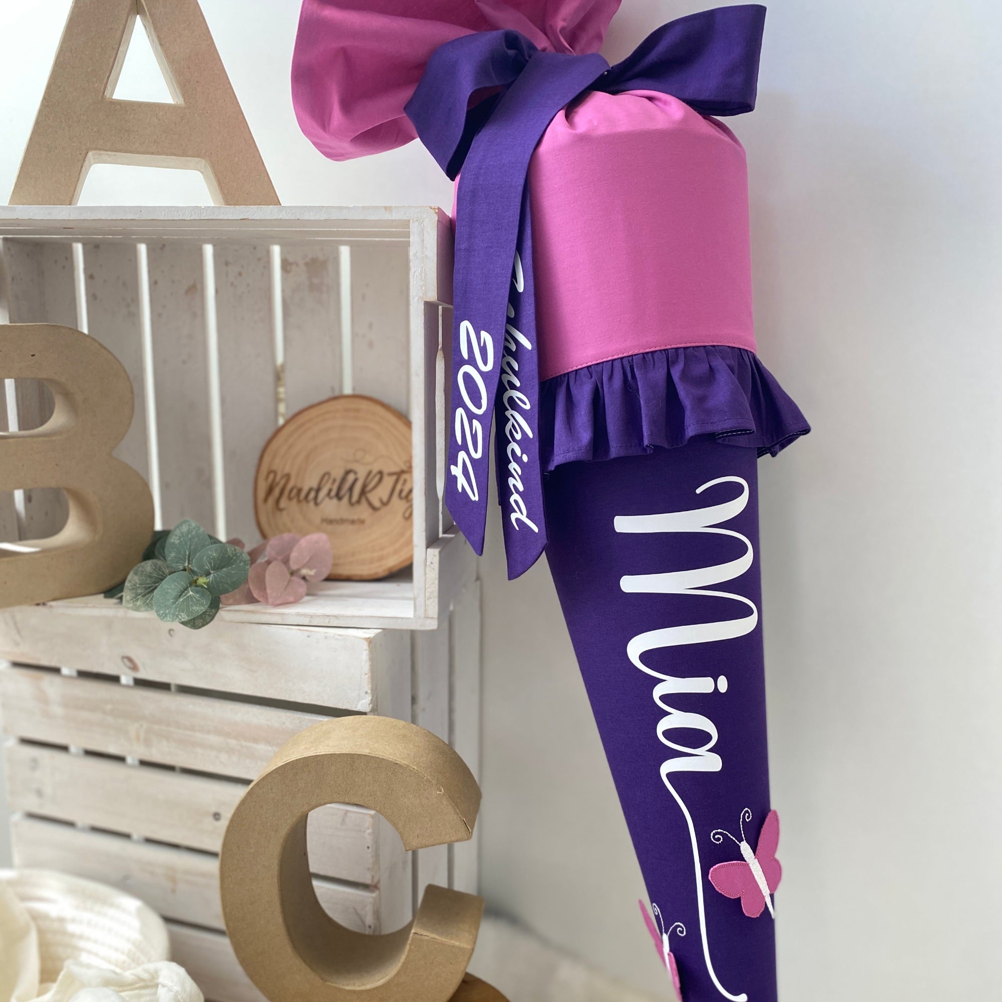 Schultüte in flieder und lila