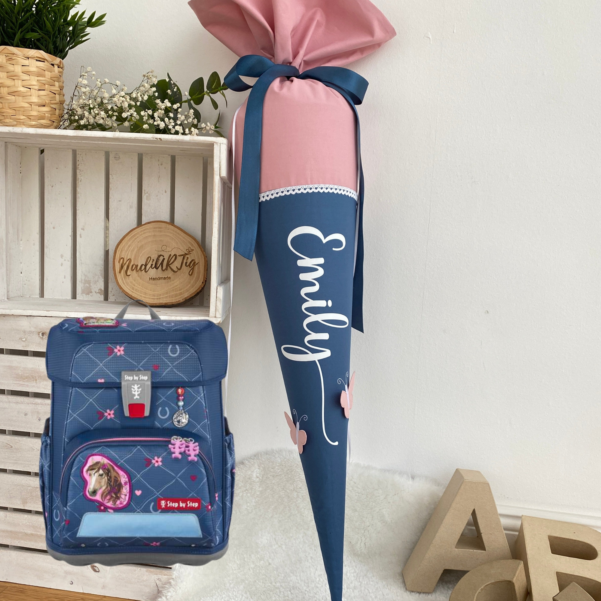 Schultüte Klassik in puderrosa/dustyblue (Schmetterlinge)