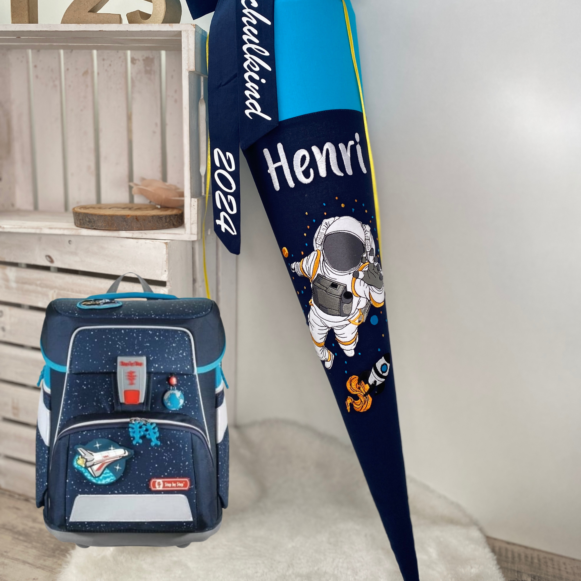 Schultüte Astronaut in türkis/dunkelblau