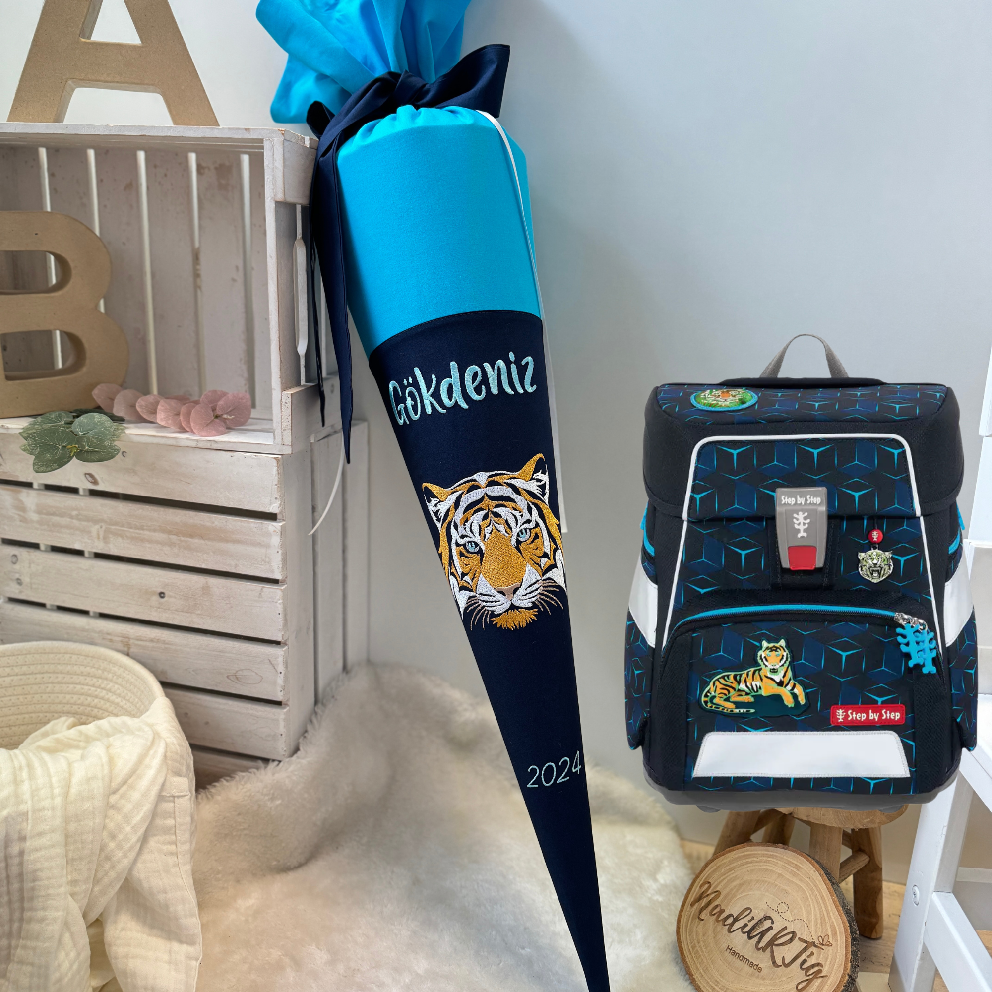 Schultüte TIGER türkis/dunkelblau