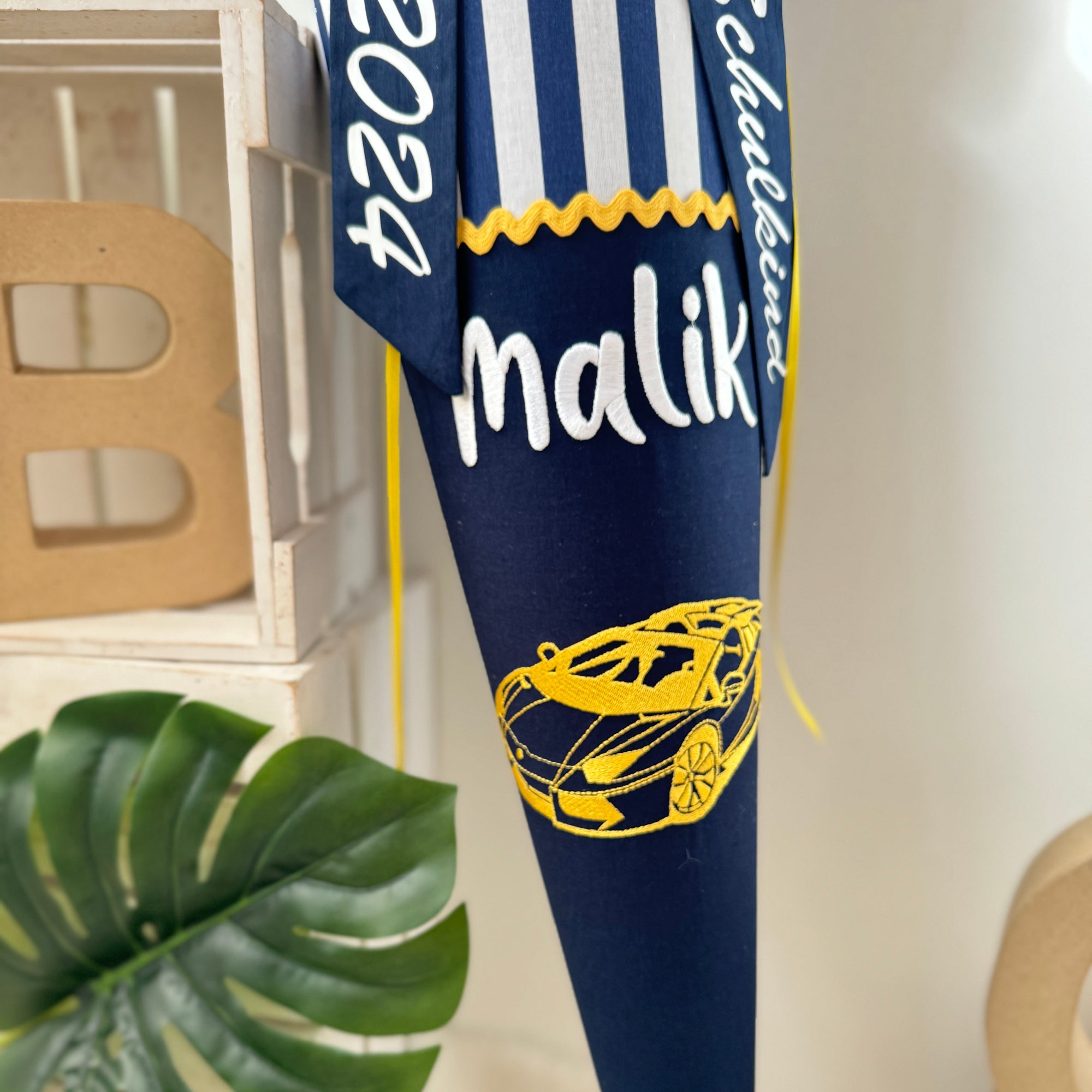 Schultute Junge Rennwagen dunkelblau