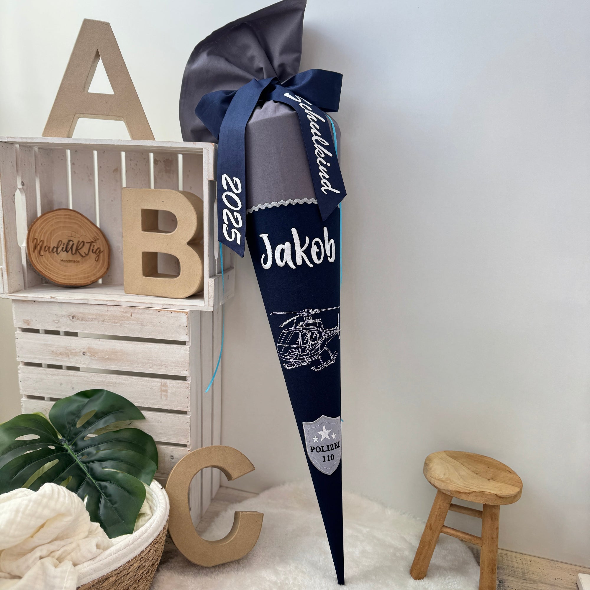 Schultute Polizei Hubschrauber helikopter