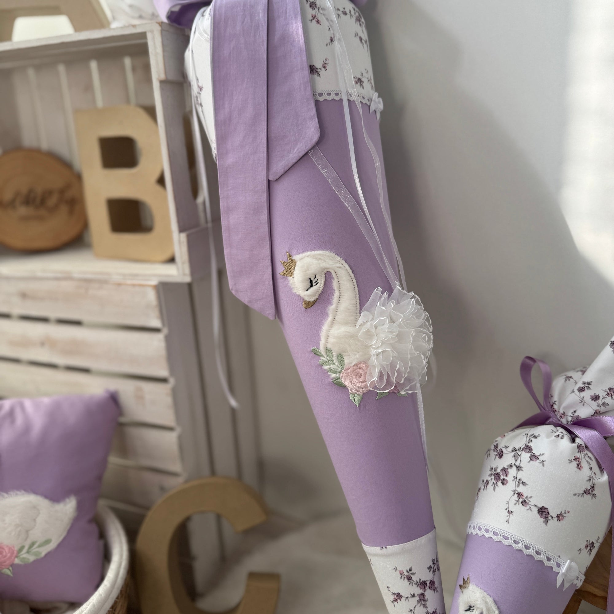 Schultute Schwan flieder lila