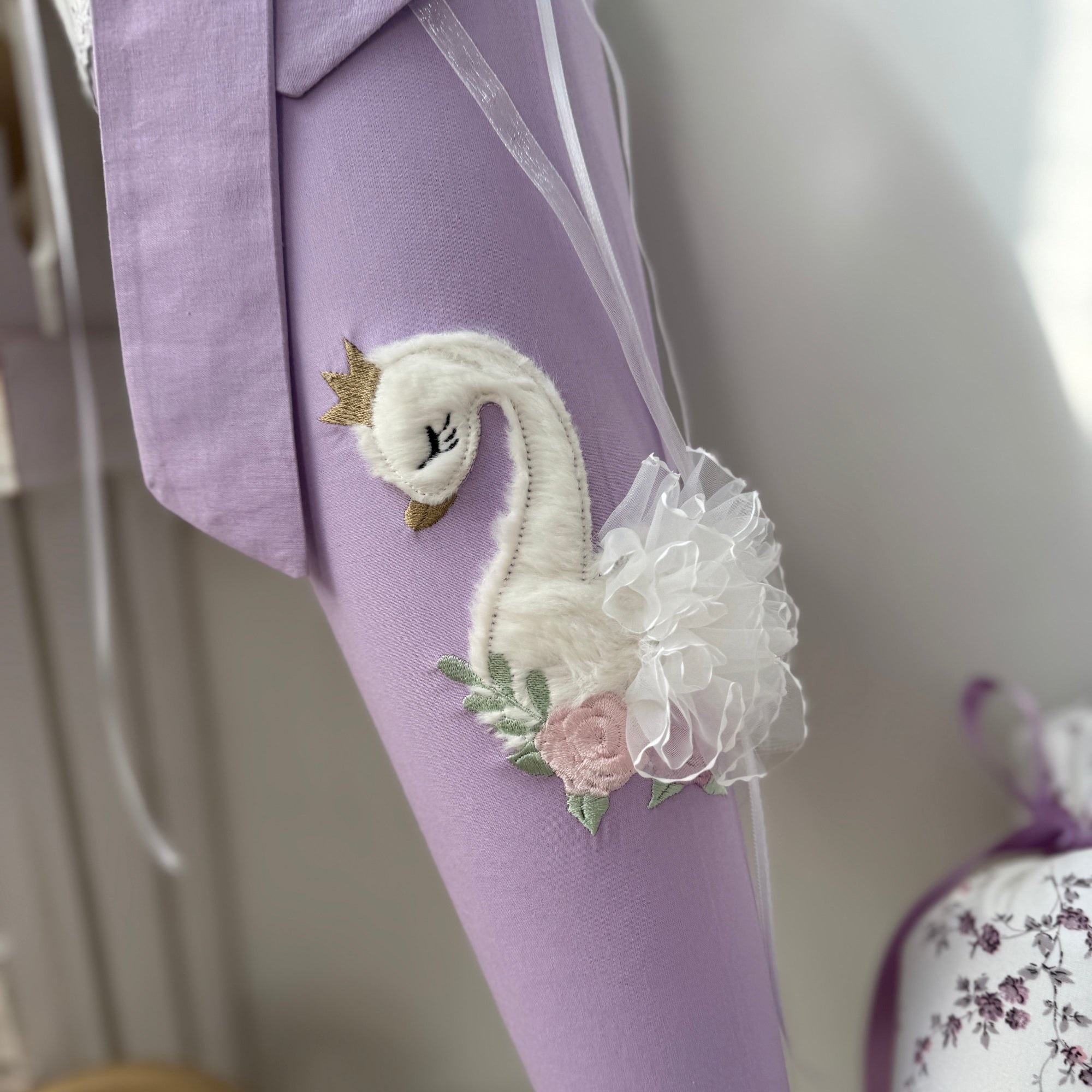 Schultute Schwan flieder lila