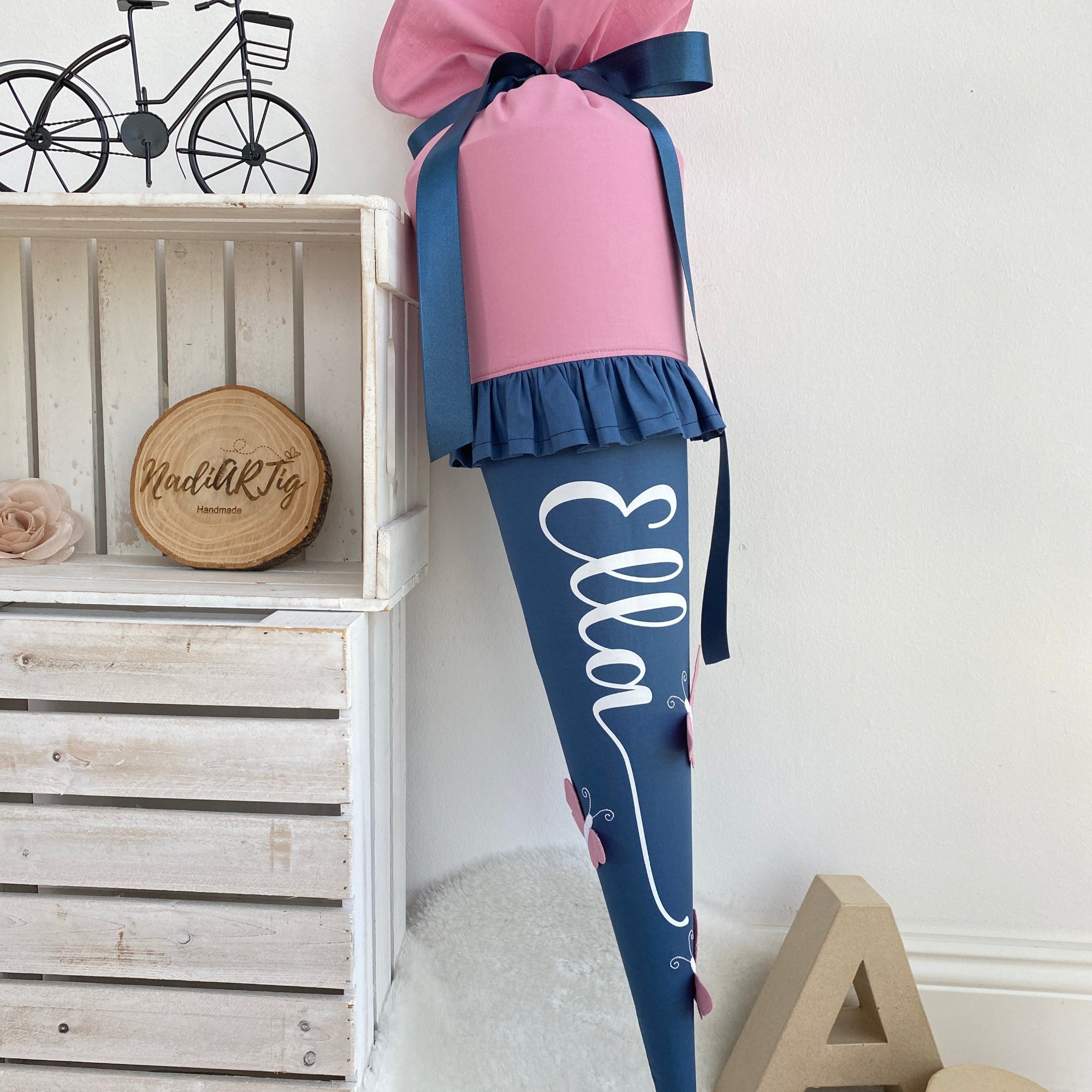 Schultute dusty blue und puder mit Rüschen