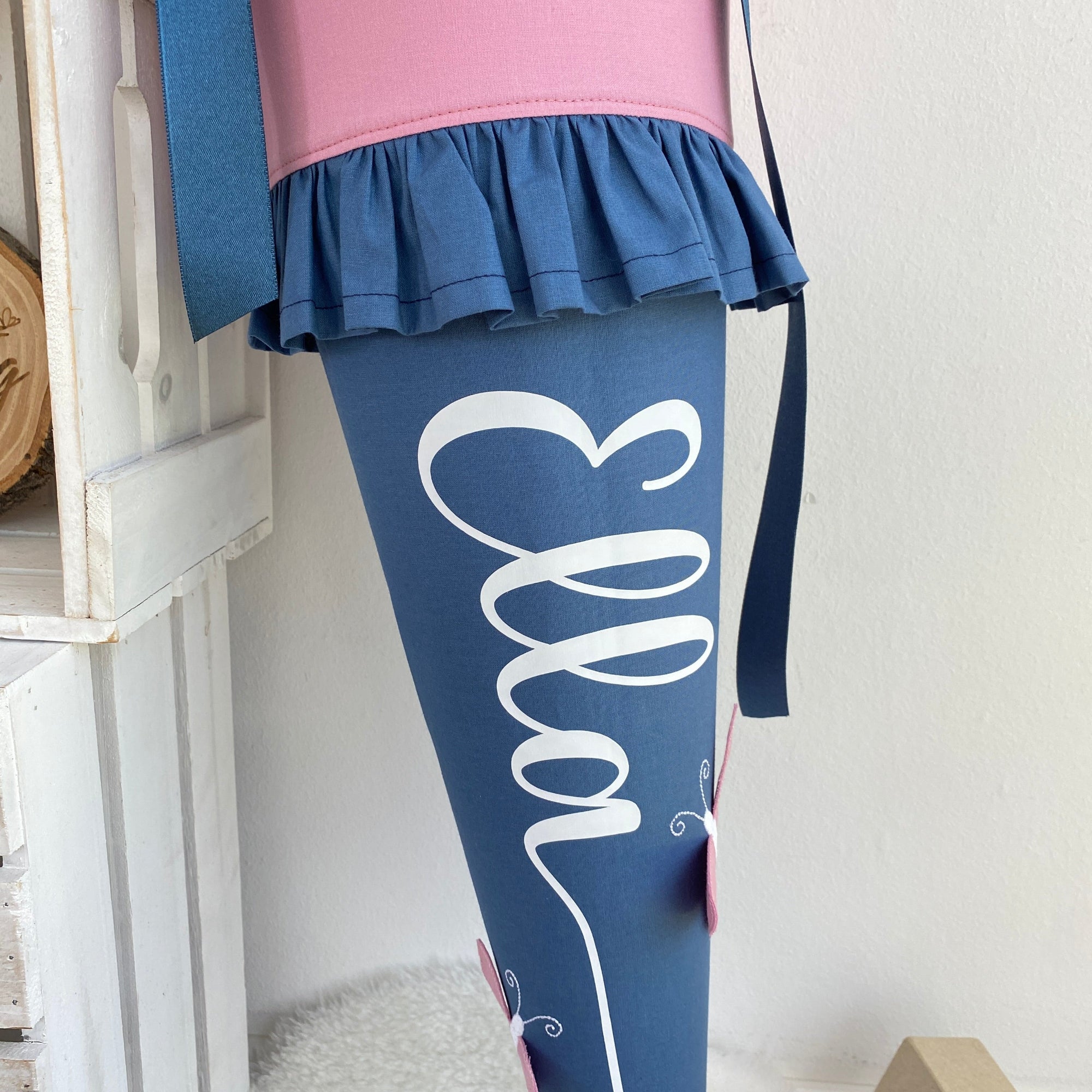 Schultute dusty blue und puder mit Rüschen