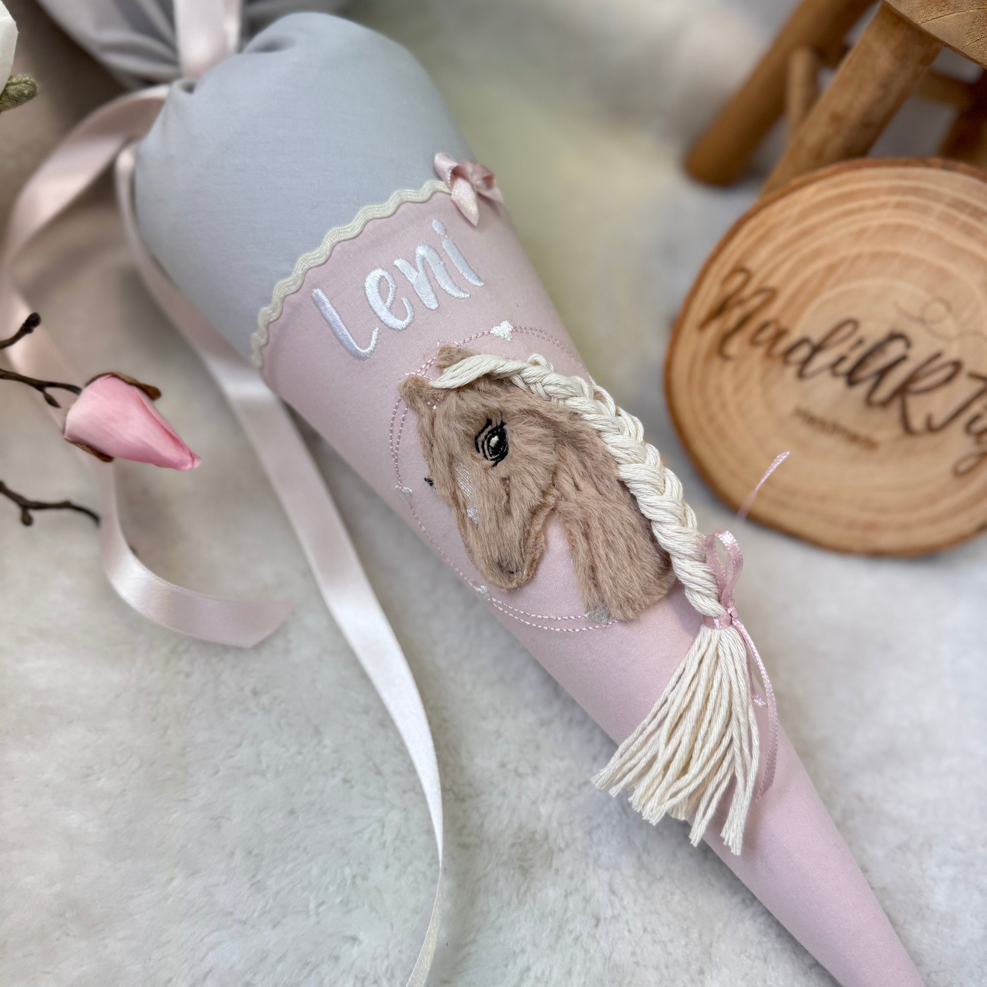 kleine Schultüte Plüsch-Pferd in hellgrau/rosé