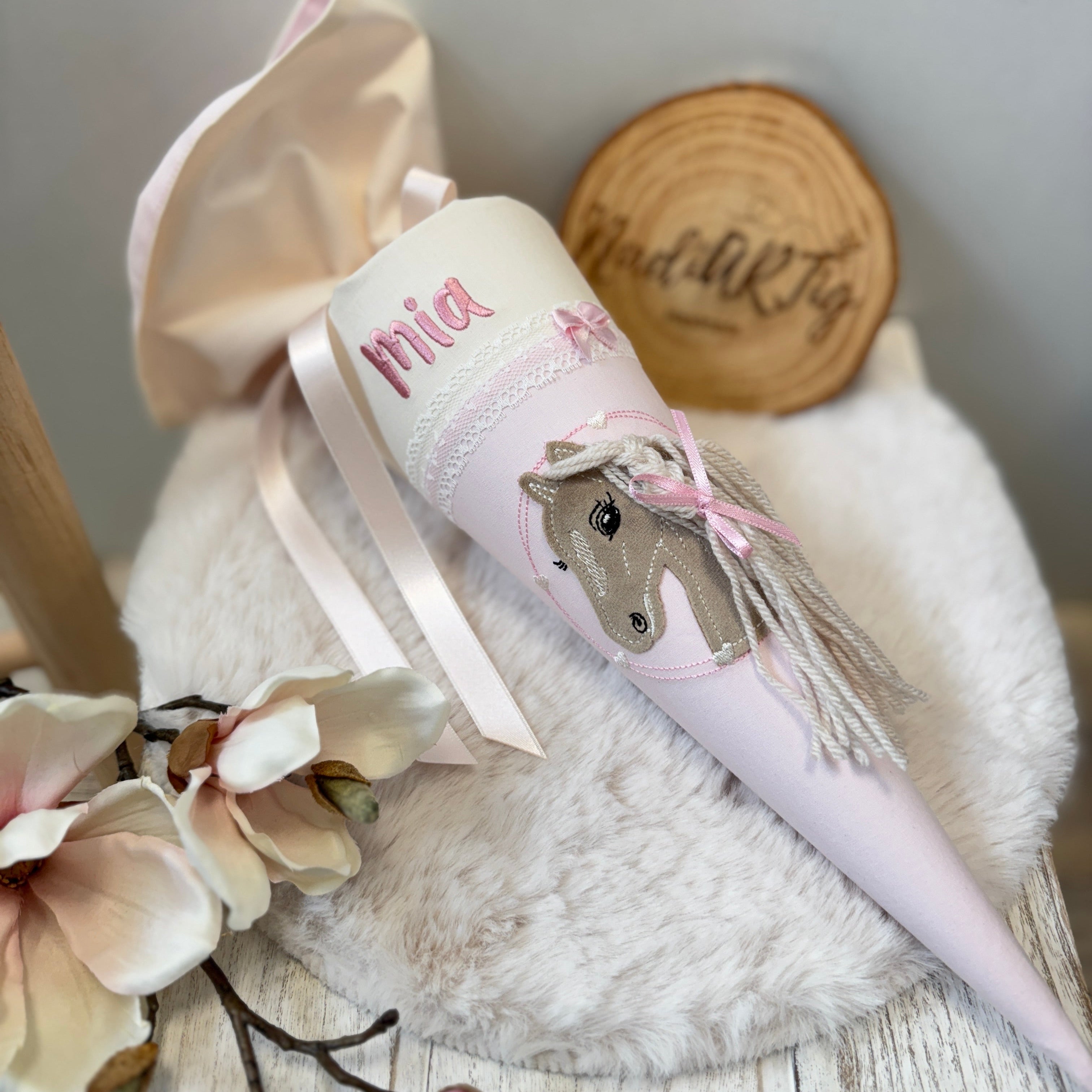 kleine Schultuete Pferd cremebeige rose