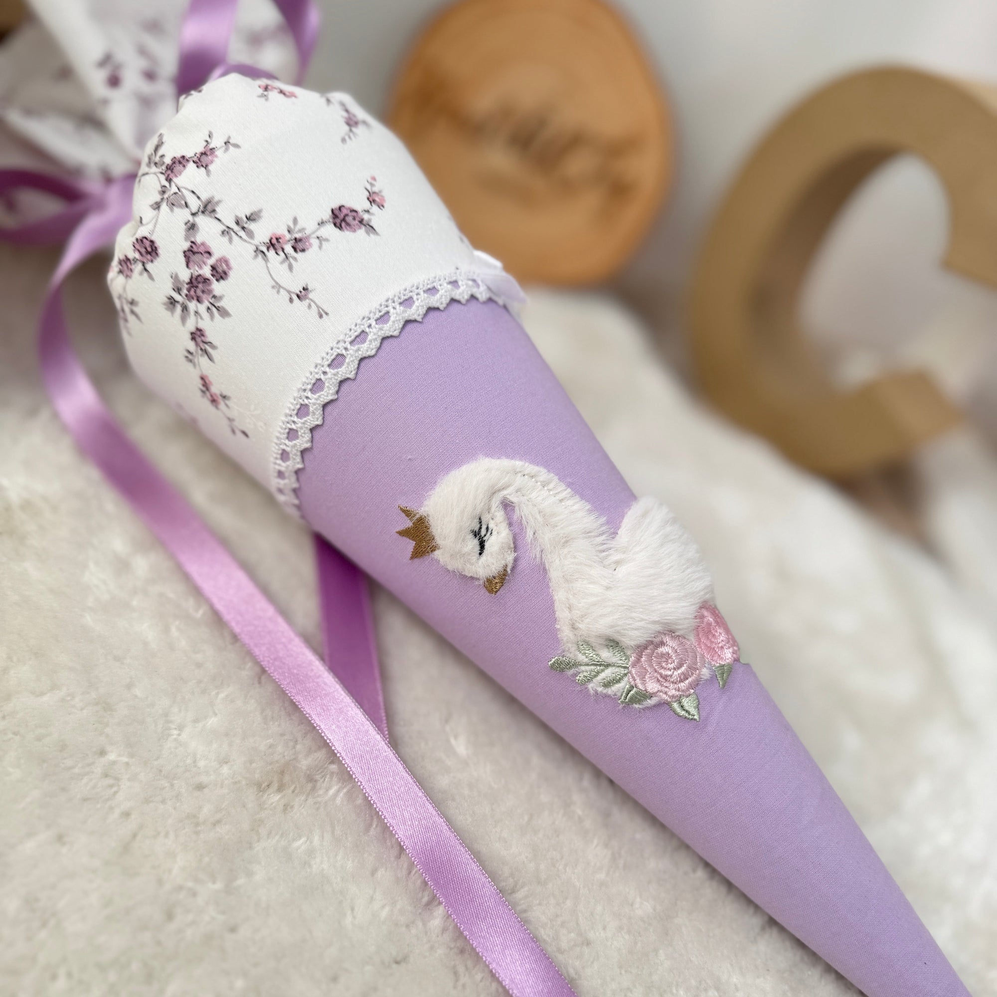 kleine Schwan Schultüte in flieder