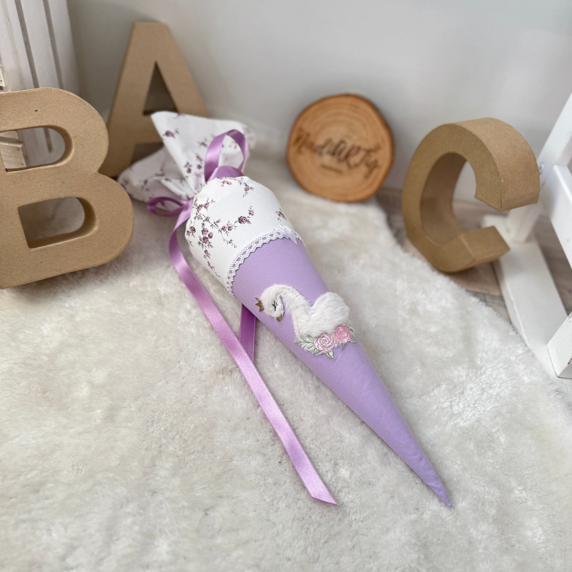 kleine Schwan Schultüte in flieder