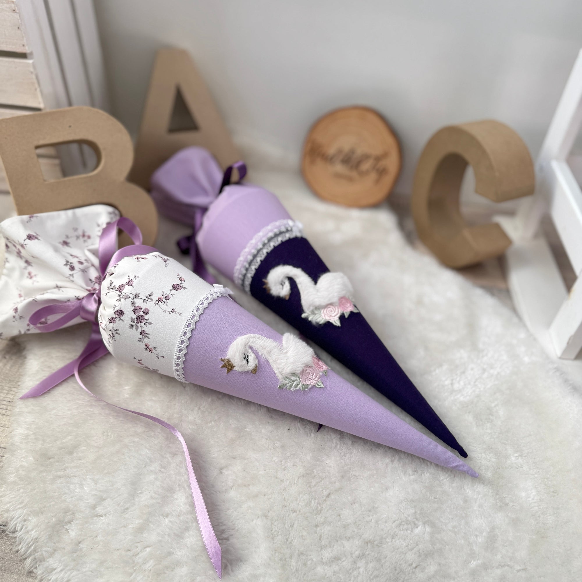 kleine Schwan Schultüte in flieder