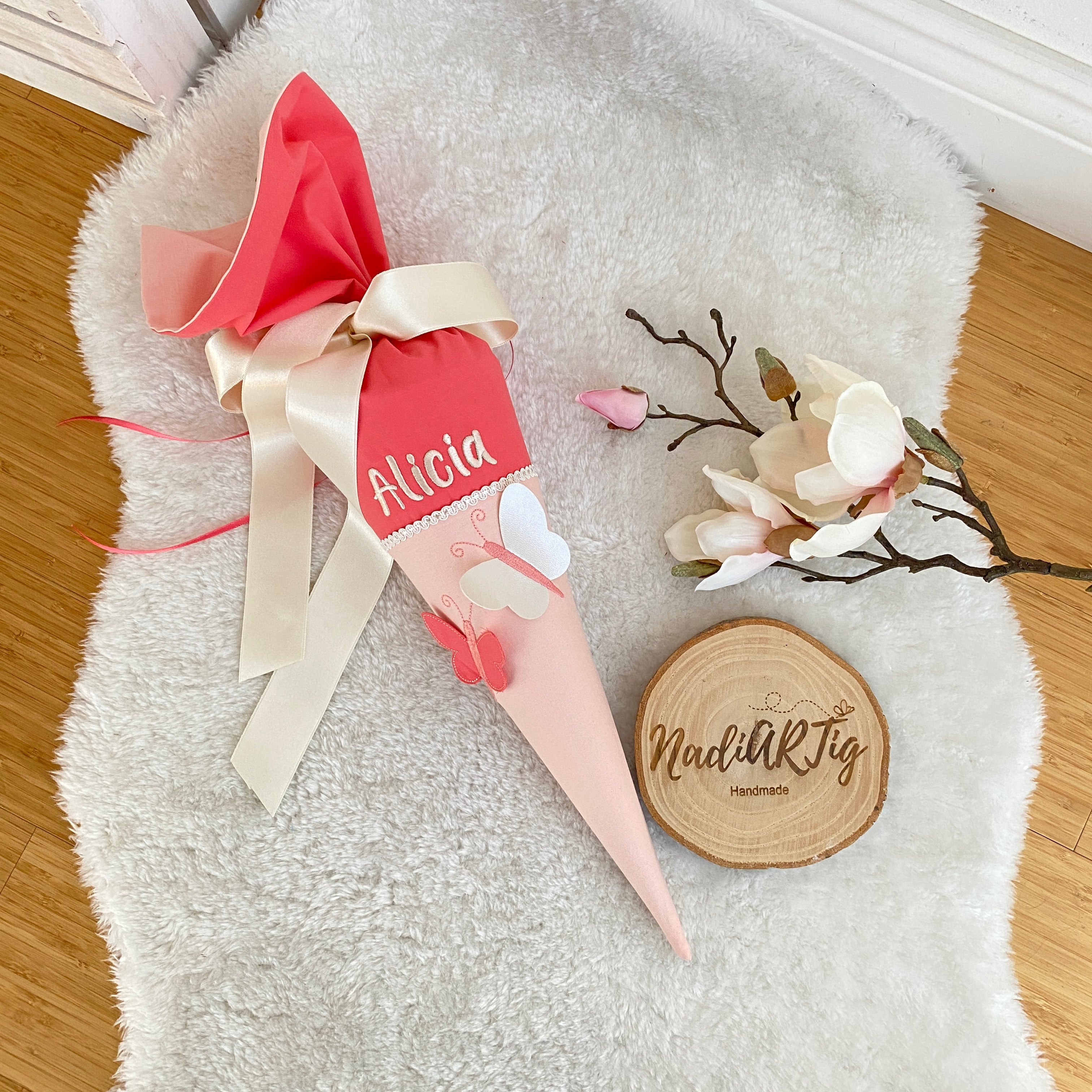 Geschwister-Schultüte mit Schmetterlinge in Koralle