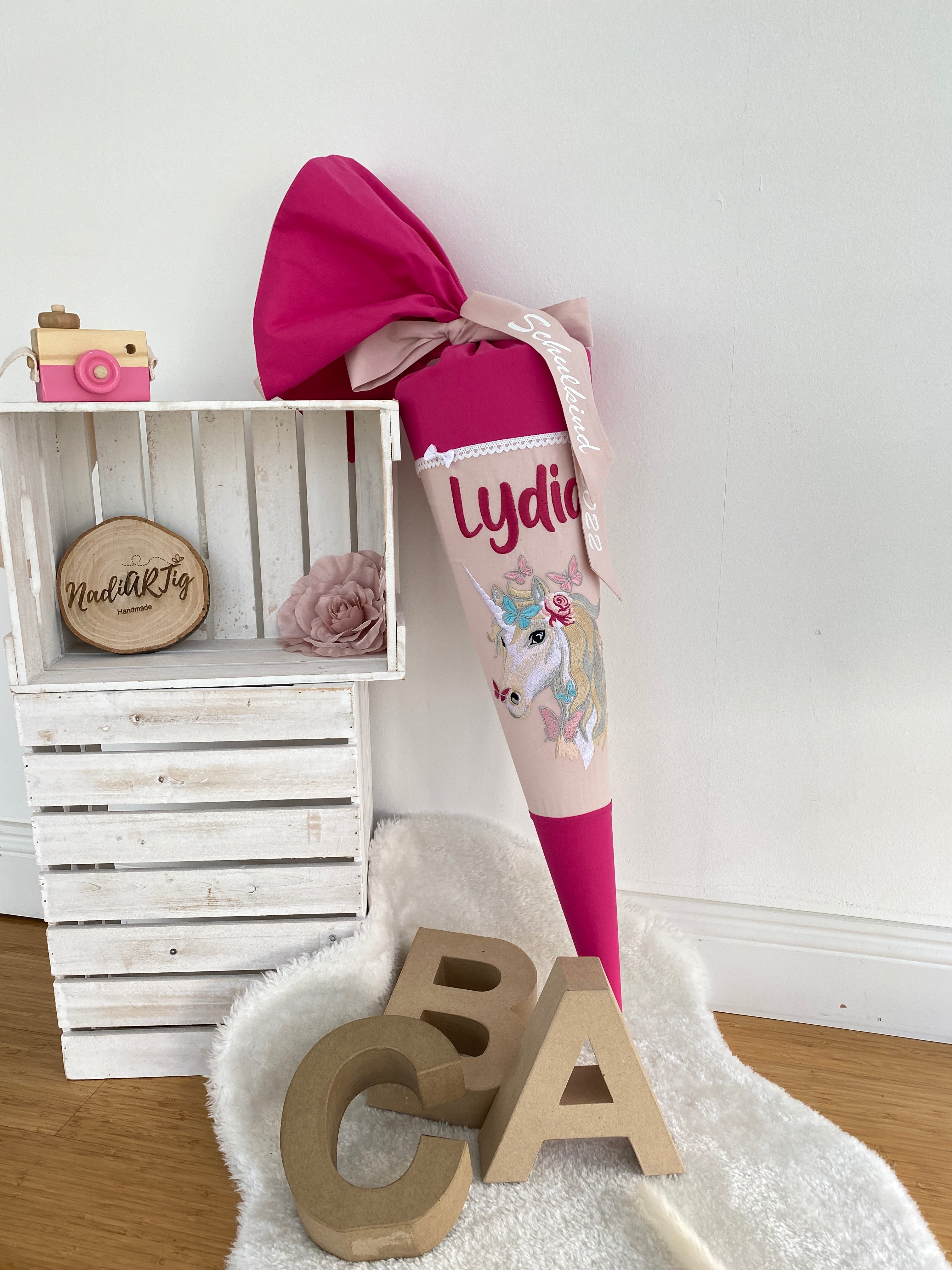 Schultüte mit Einhorn-Stickerei in pink/rosé