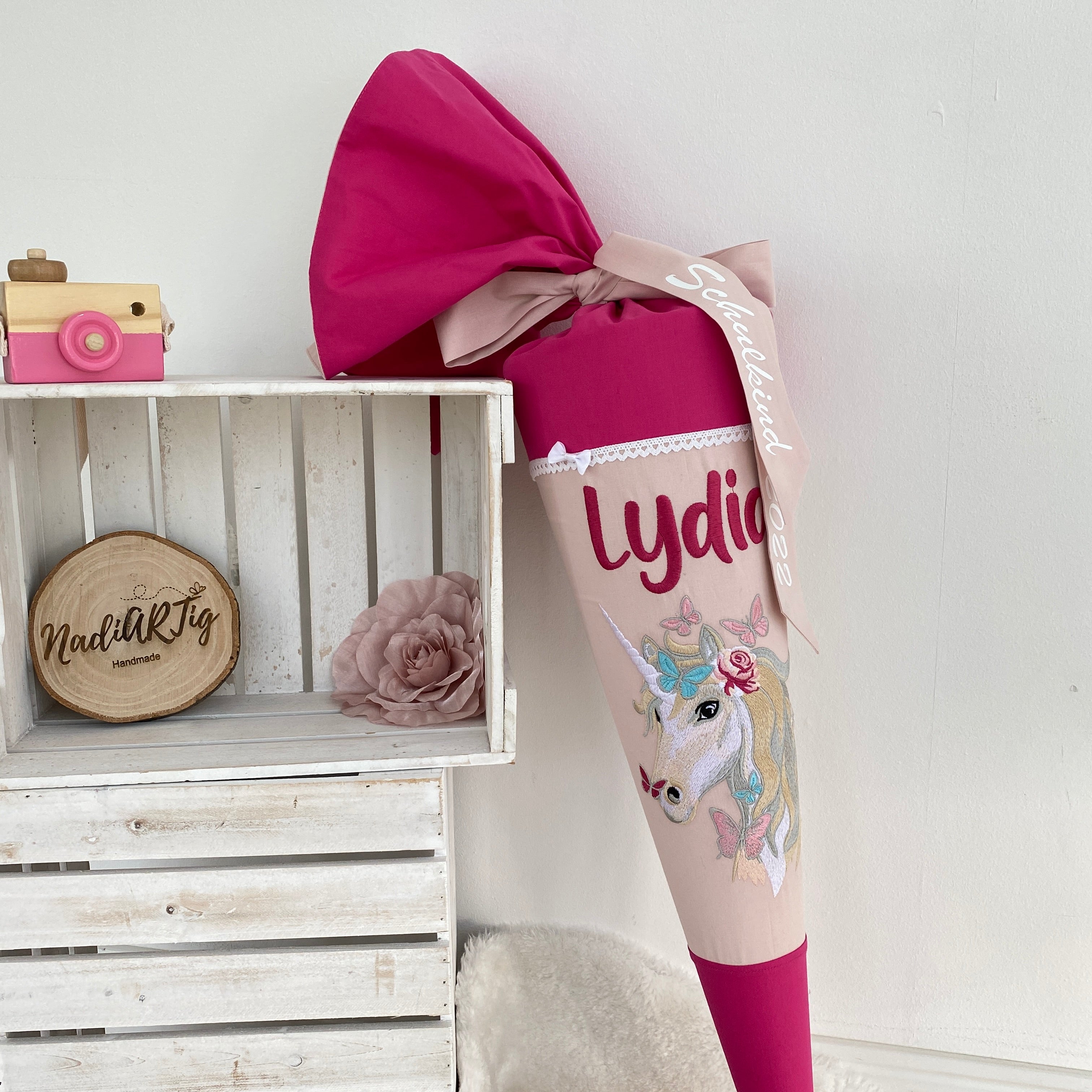 Schultüte mit Einhorn-Stickerei in pink/rosé