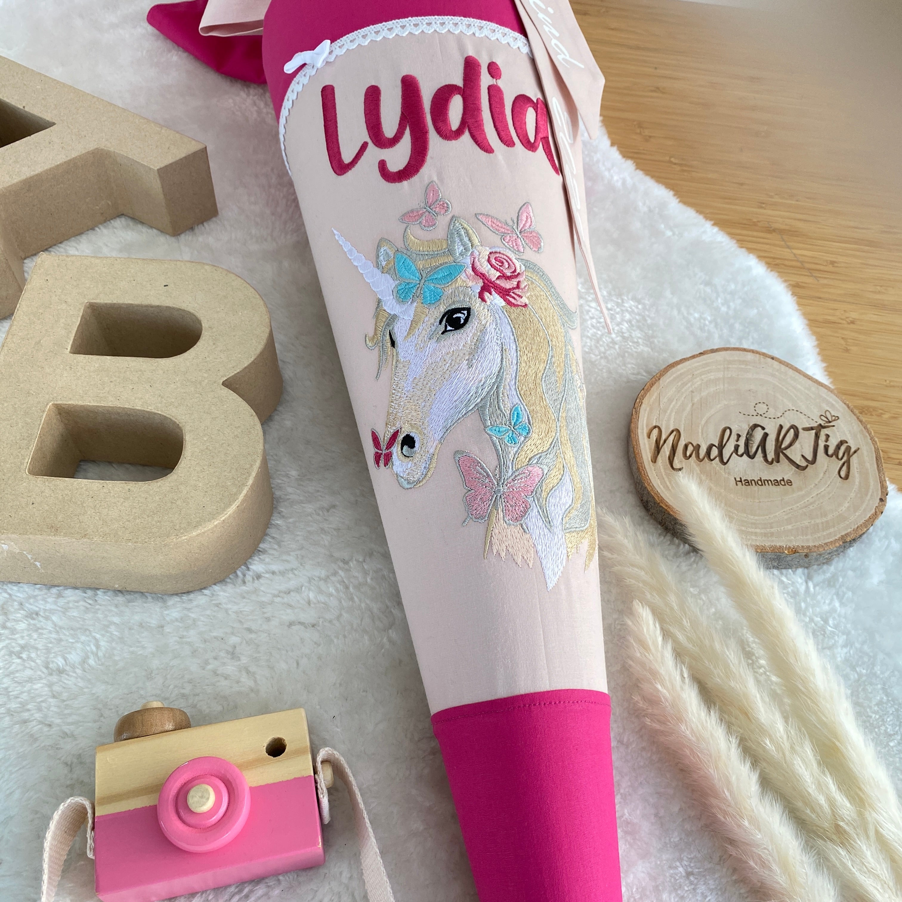 Schultüte mit Einhorn-Stickerei in pink/rosé