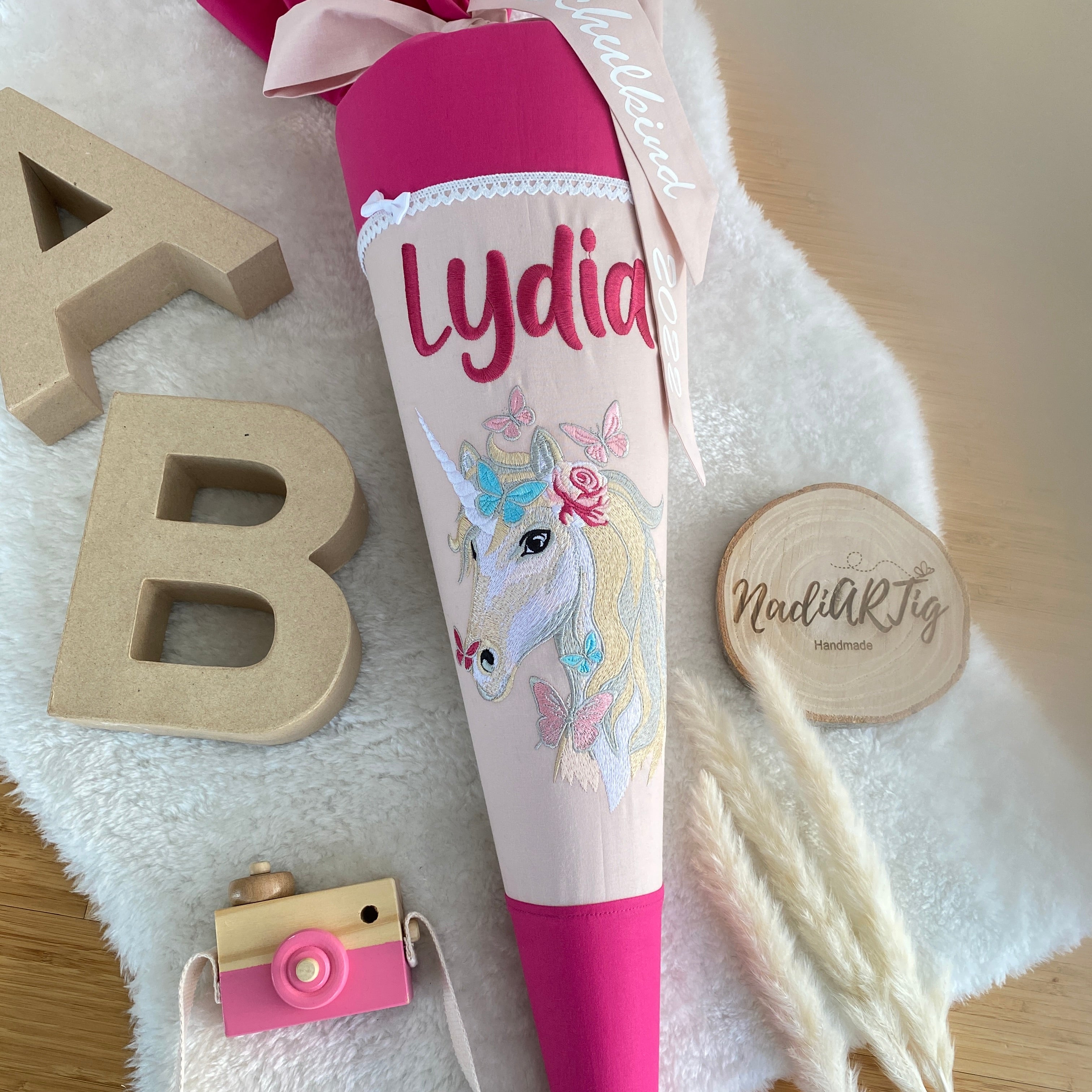 Schultüte mit Einhorn-Stickerei in pink/rosé