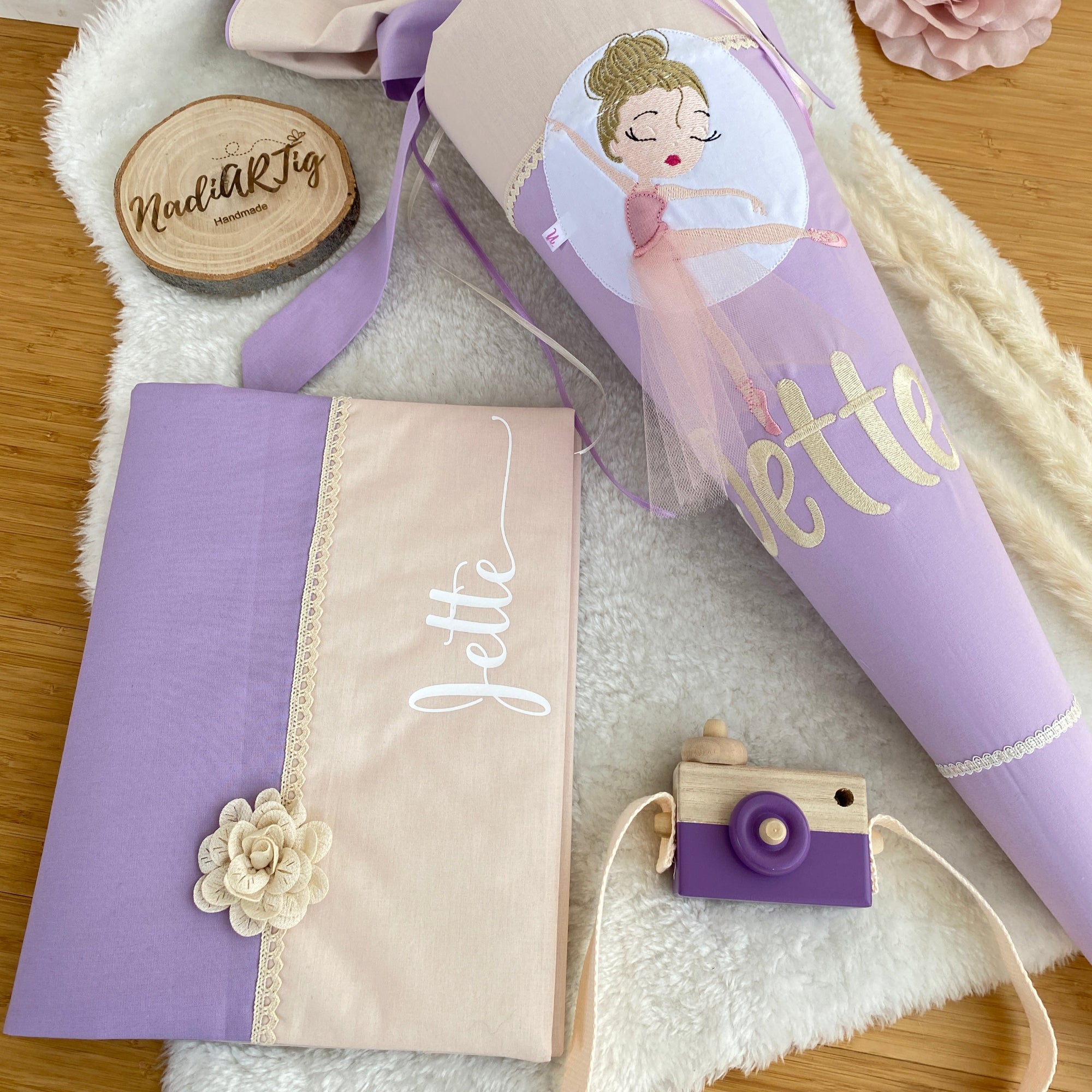 Erinnerungs-/ Zeugnismappe flieder & beige