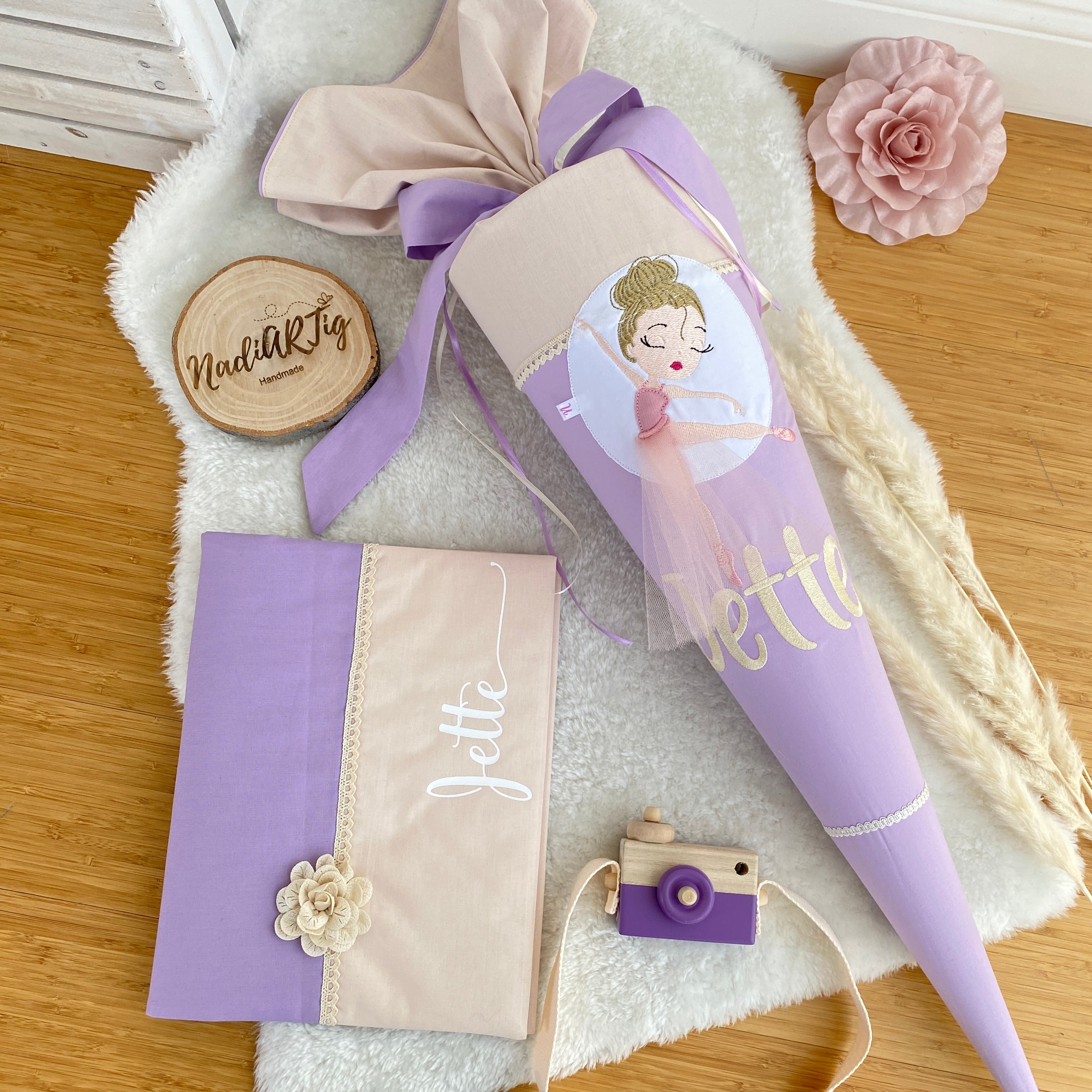 Schultüte mit romantischer Tänzerin in beige/flieder