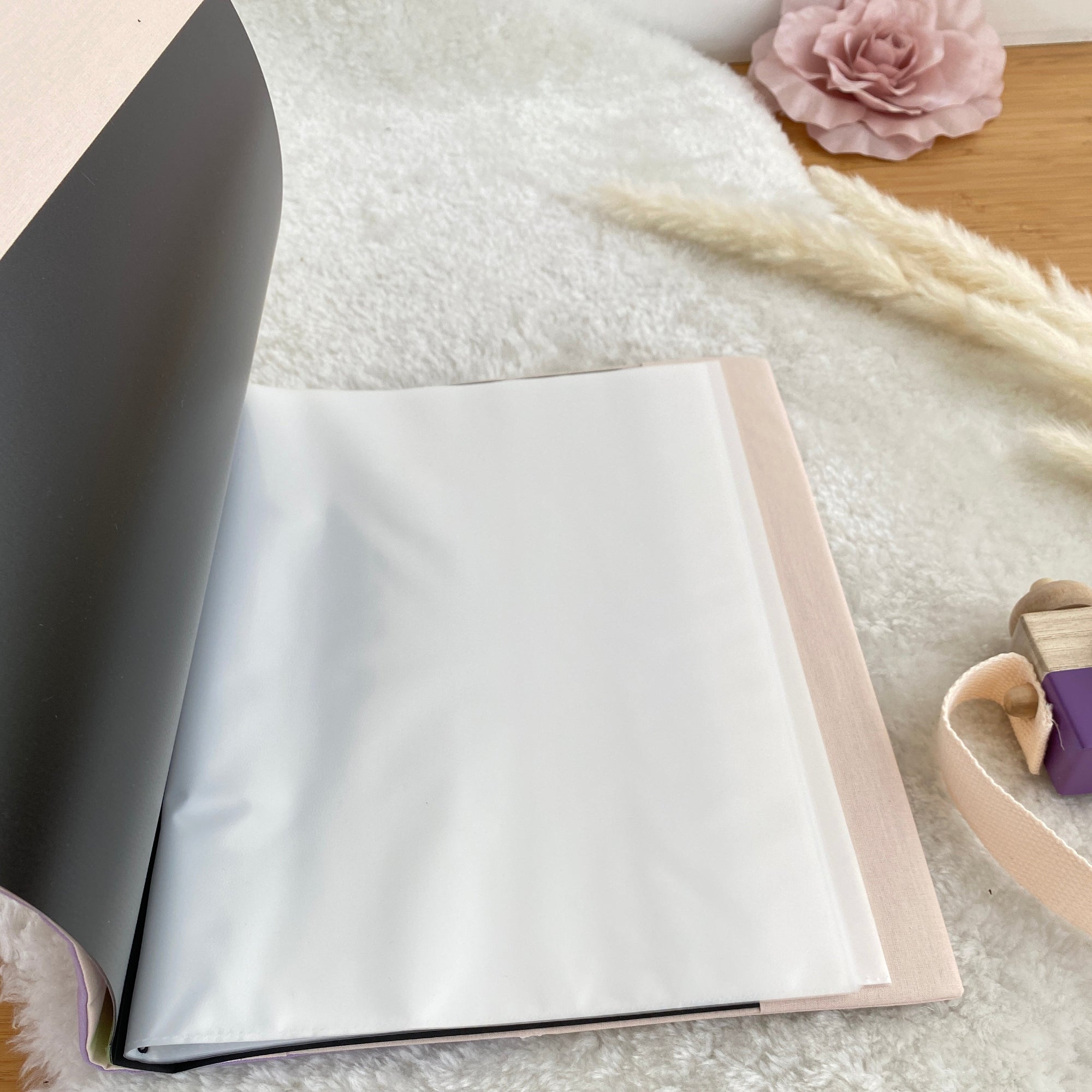 Erinnerungs-/ Zeugnismappe flieder & beige