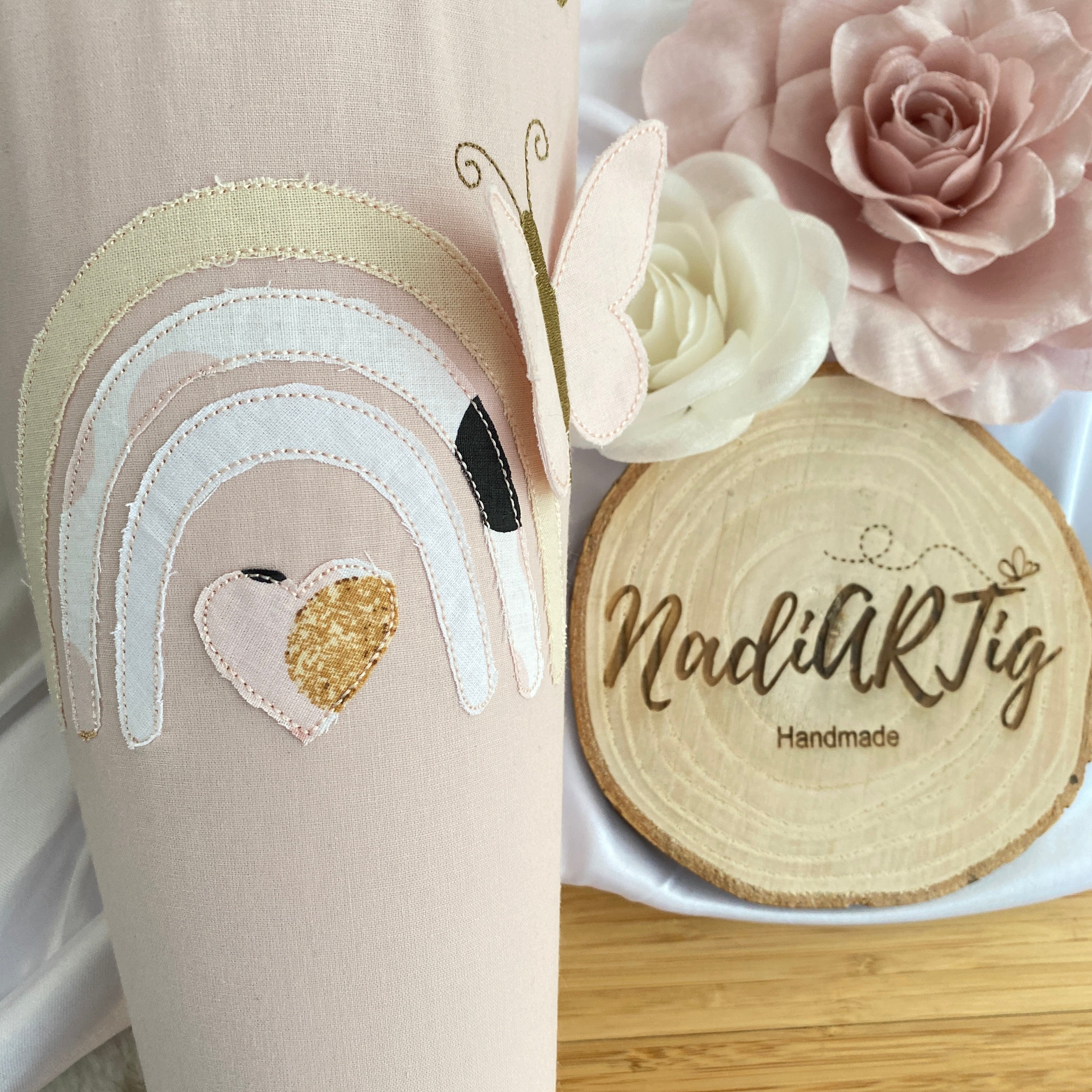 Schultüte mit Regenbogen & Schmetterling in gold/puderrosé