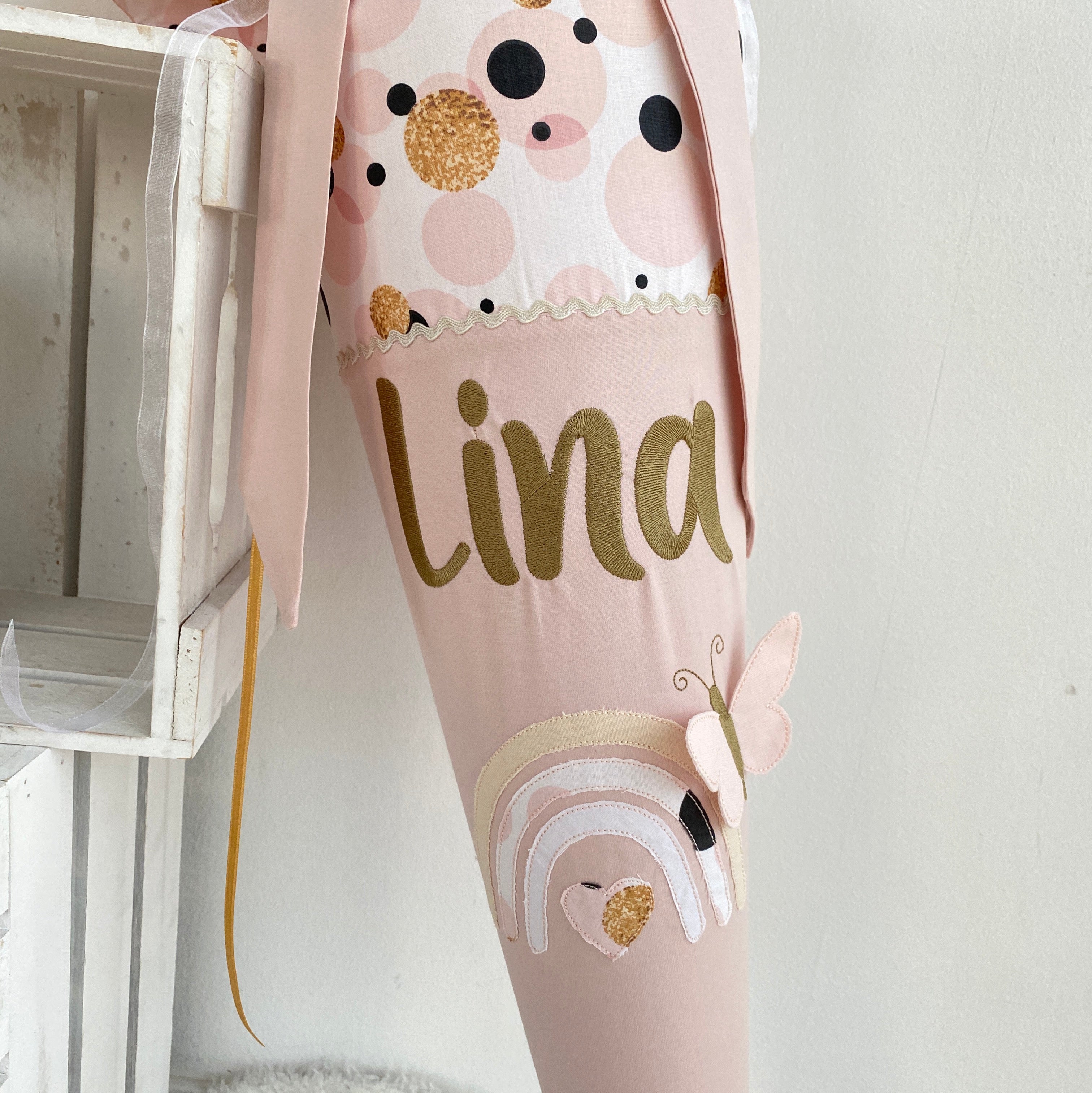 Schultüte mit Regenbogen & Schmetterling in gold/puderrosé