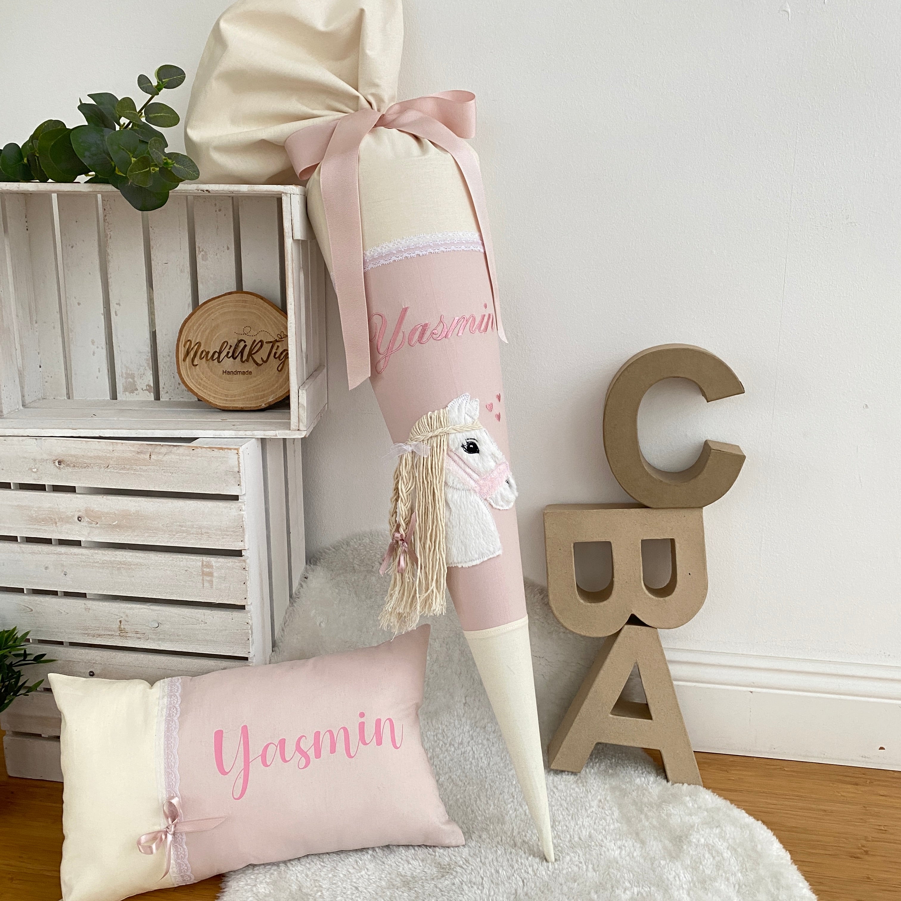 Schultüte Pferd mit Wollmähne in cremebeige/puderrosé