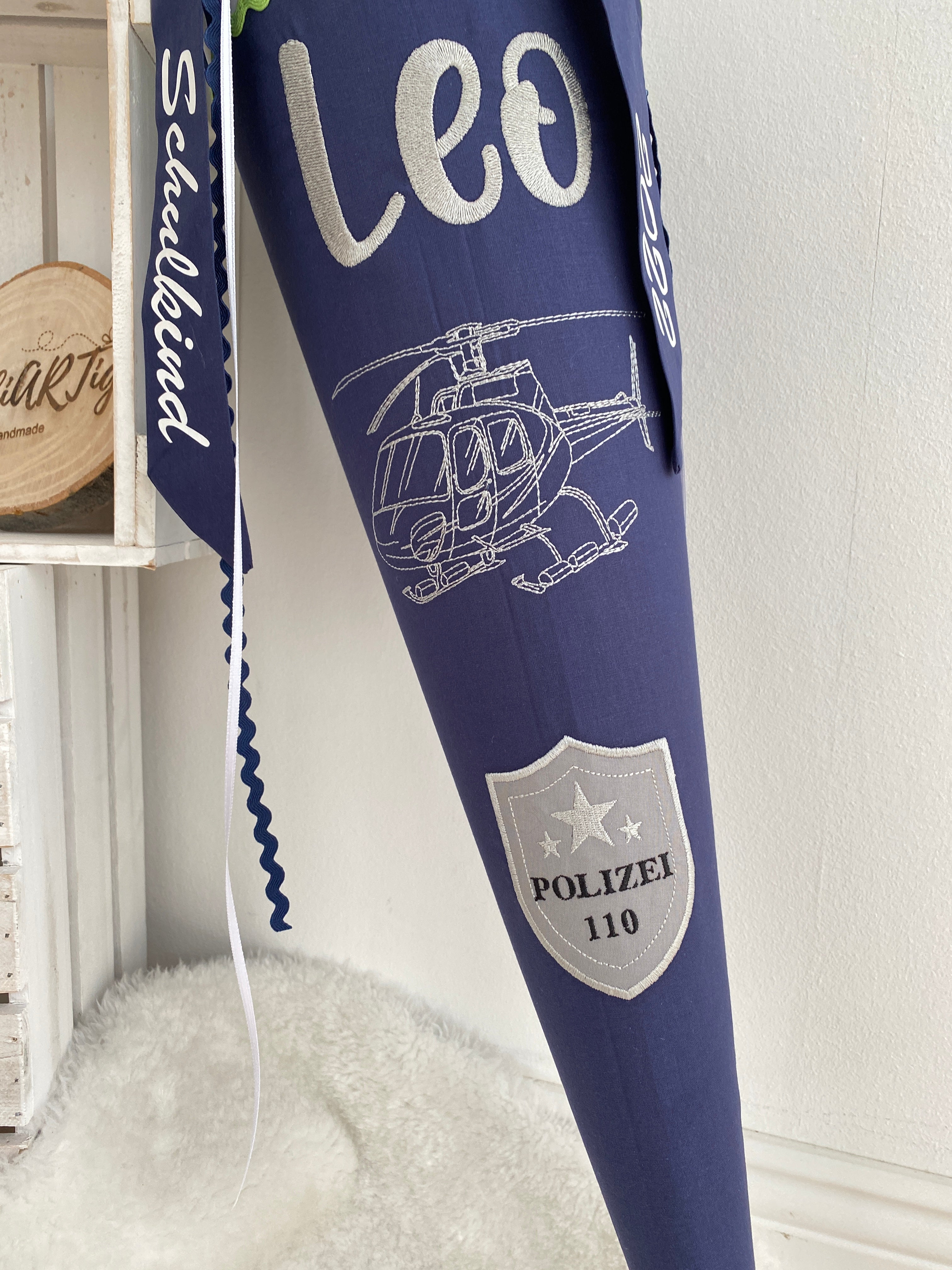 Schultüte mit Polizei Hubschrauber in dunkelblau/gestreift