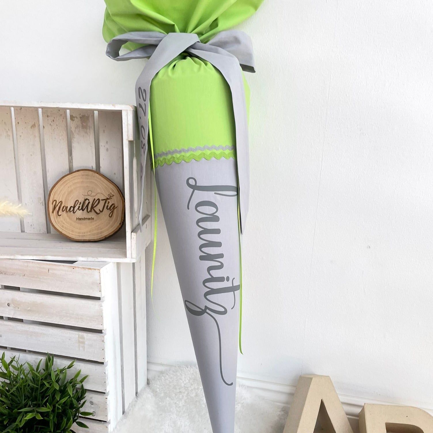 Schultüte apfel grün und grau mit Namen zeitlos und dezent nadiARTig