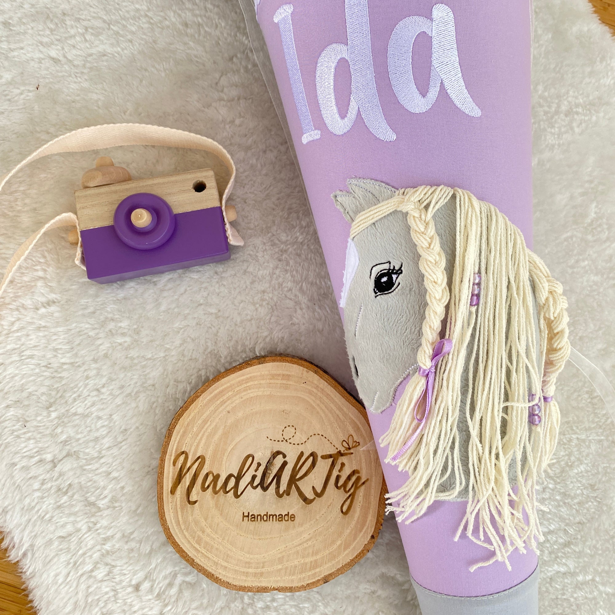 Schultüte Pferd in hellgrau/flieder