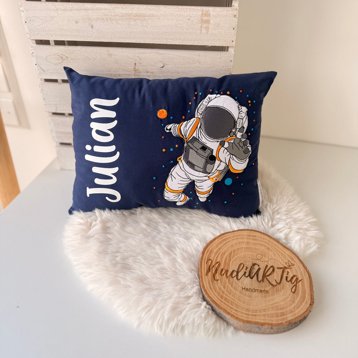 Namenskissen Astronaut mit Wunschnamen - dunkelblau