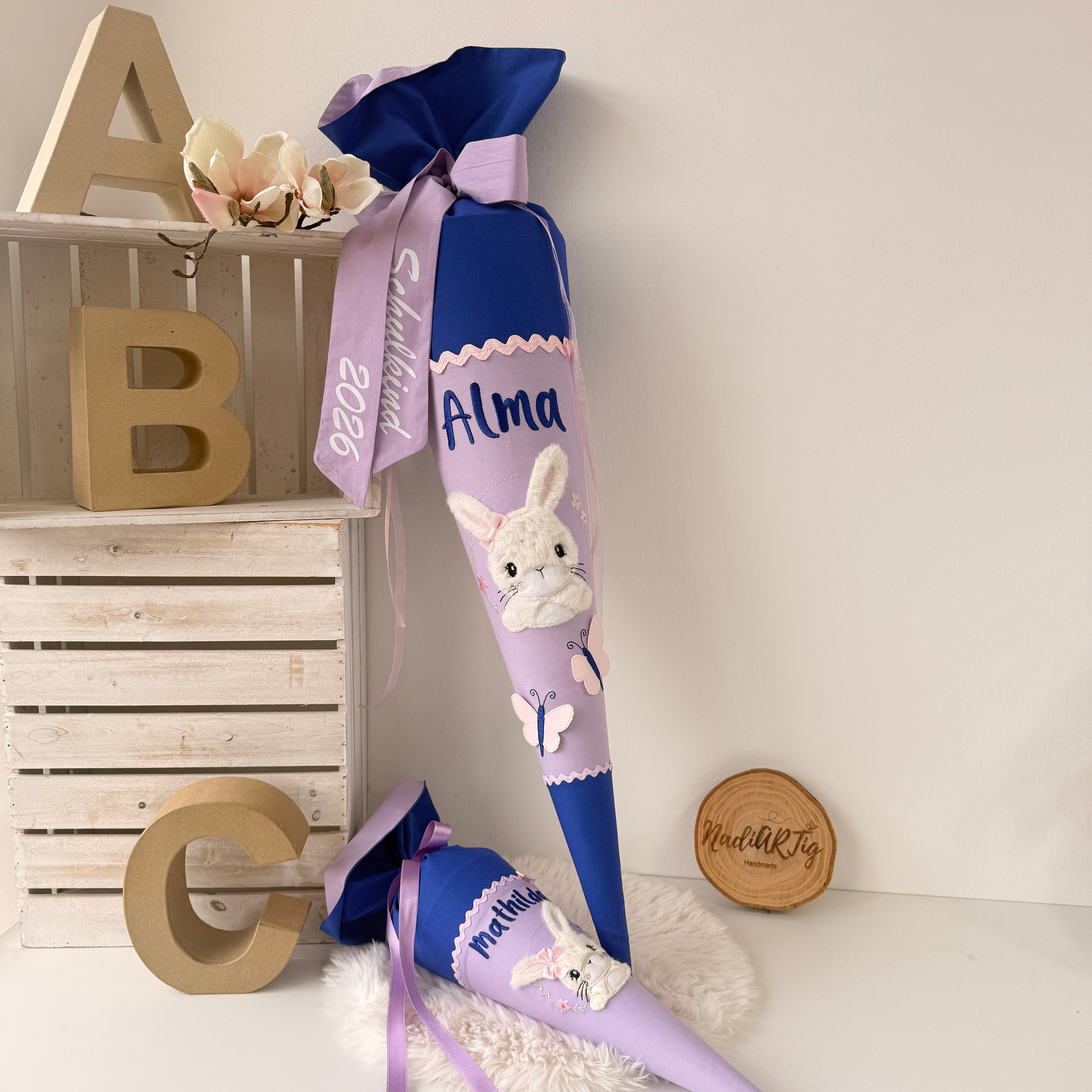 Kindergarten-Schultüte Hase in Royalblau/flieder