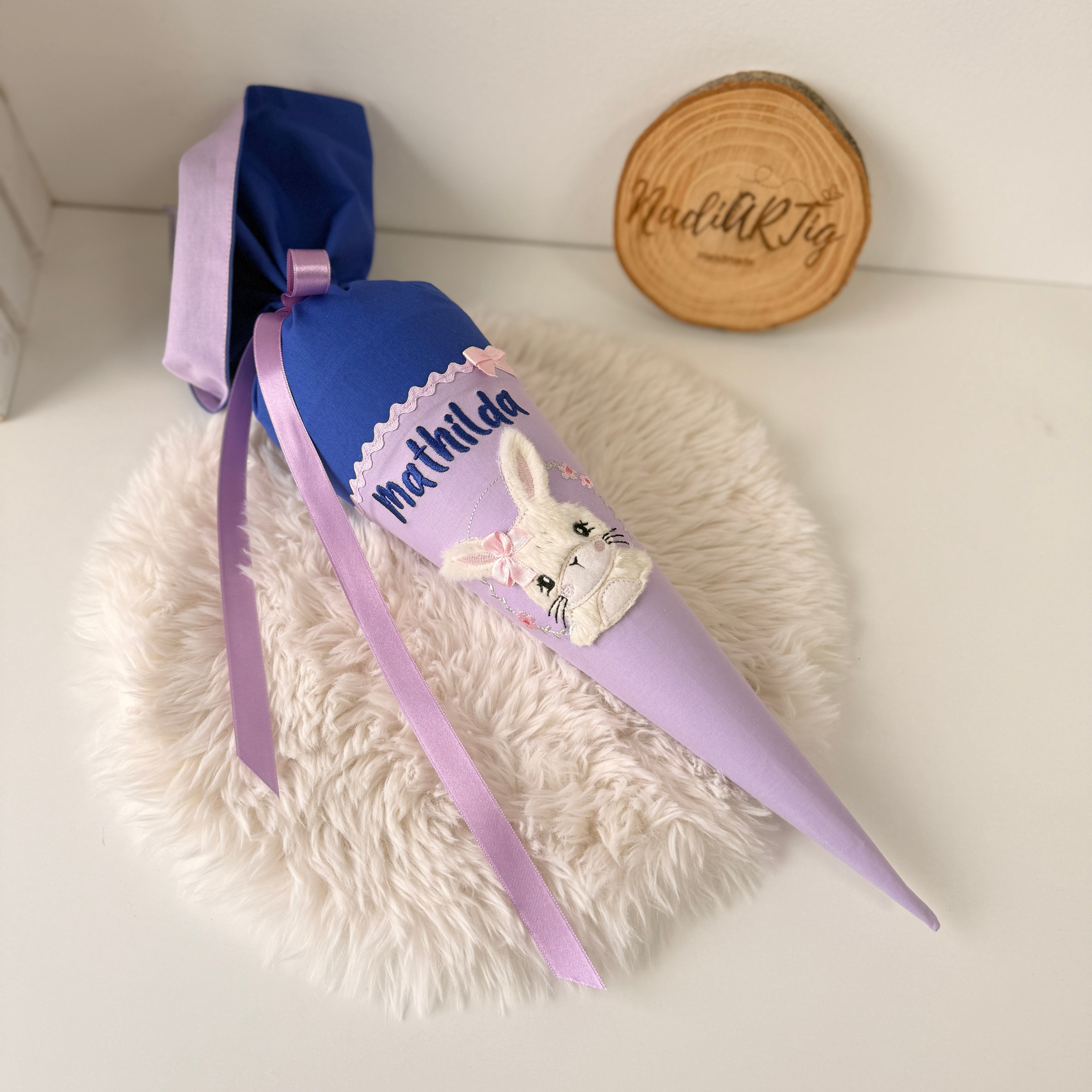 Kindergarten-Schultüte Hase in Royalblau/flieder