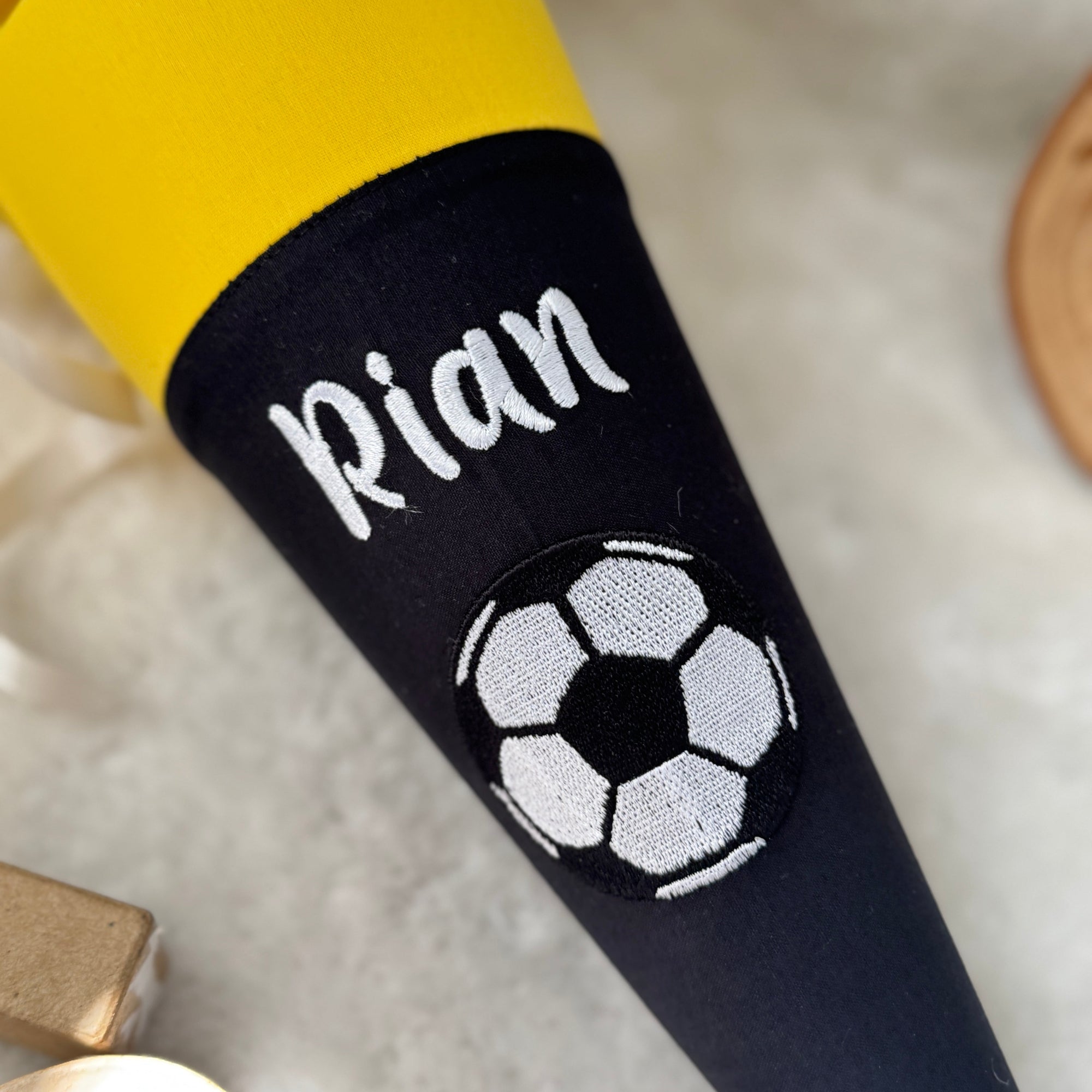 Geschwister-Schultuete Fußball in gelb-schwarz