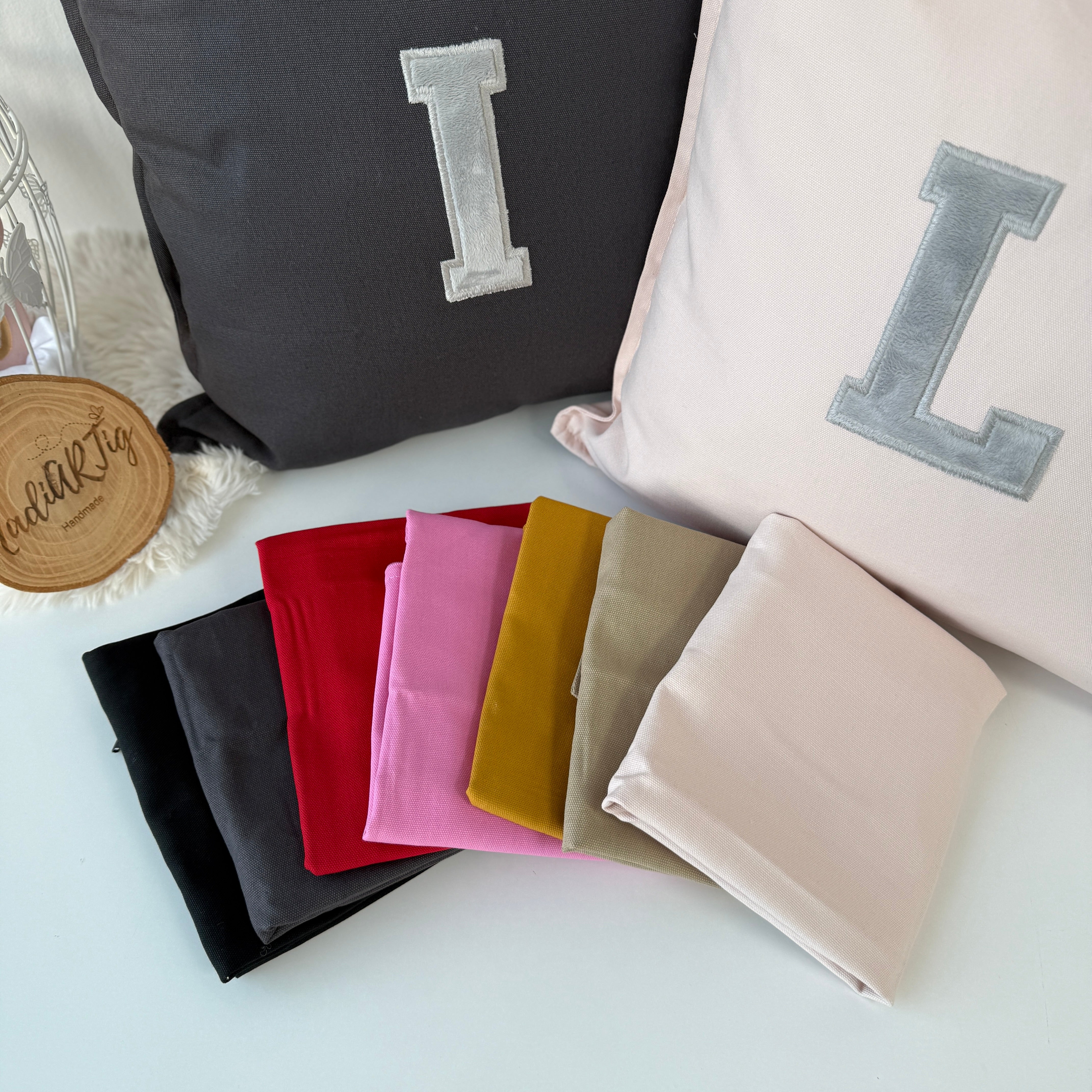 Personalisiertes Statement Kissen mit Initialen