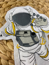 Lade das Bild in den Galerie-Viewer, Patch Aufnäher Astronaut Rakete - DIY
