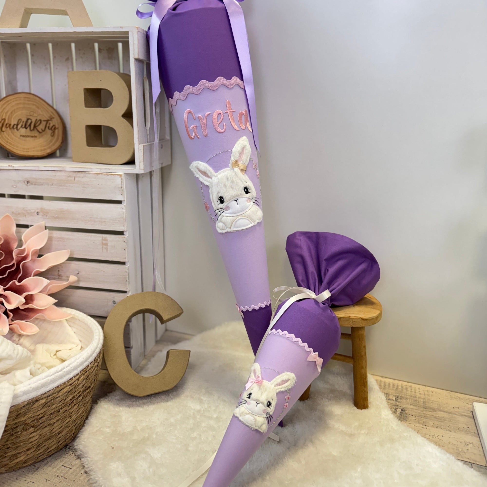 Kindergarten-Schultüte Hase in lila/flieder