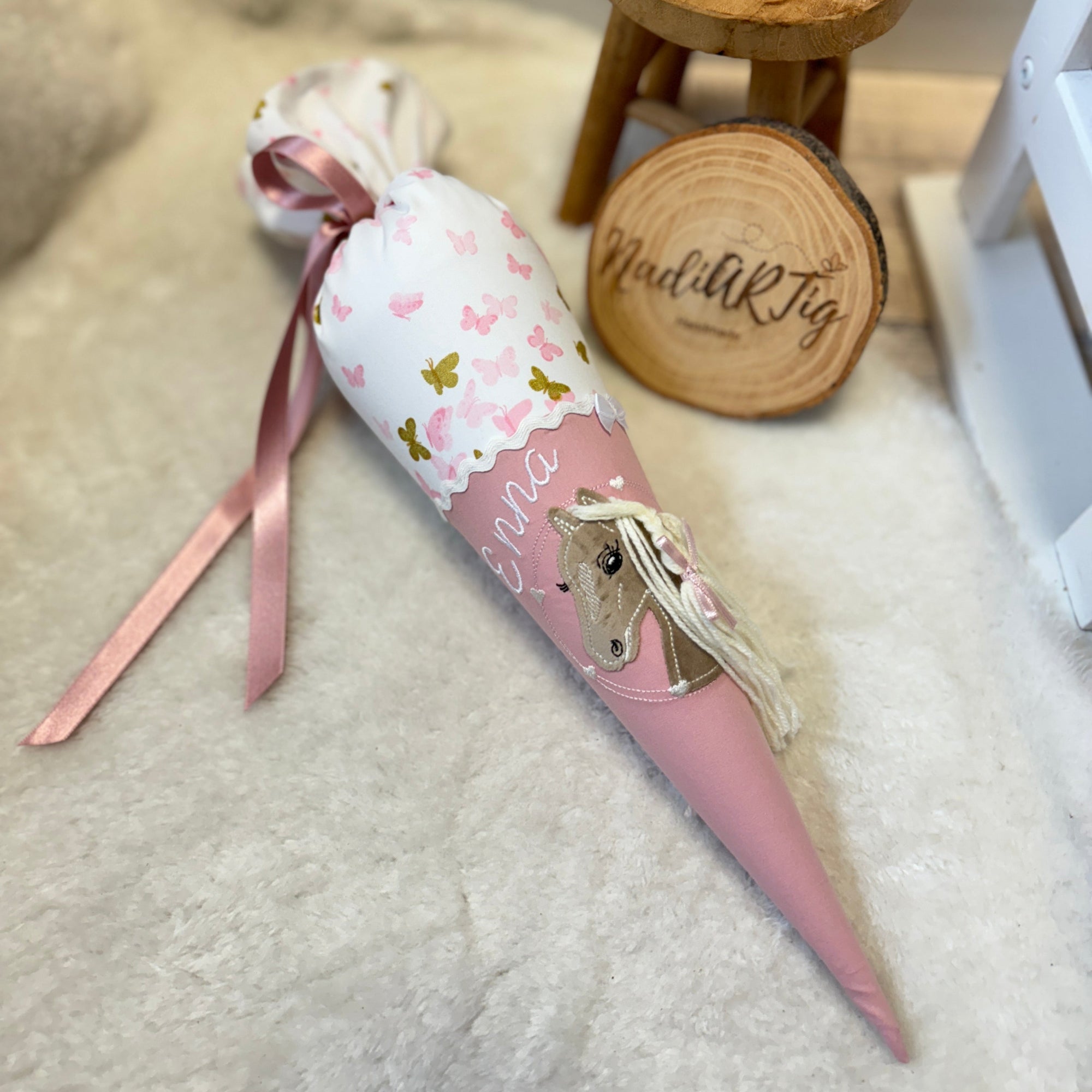 Kindergarten-Schultüte Pferd Puder/Herzen (Velour)