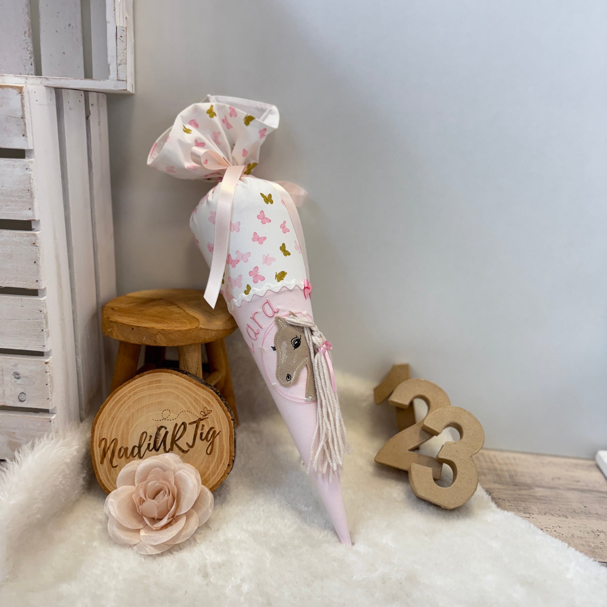 Kindergarten-Schultüte Pferd rosé Herzen (Velour)