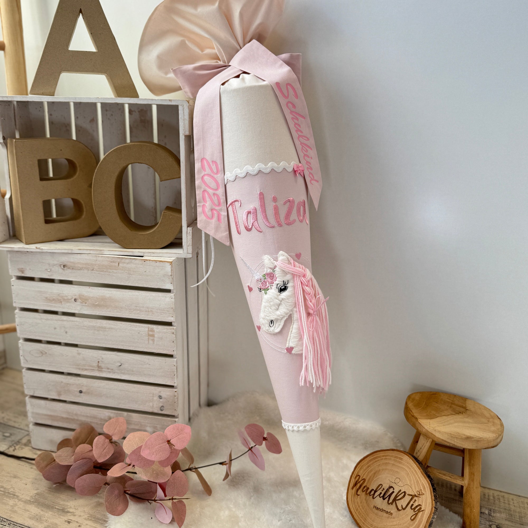 Schultüte Einhorn mit Pastell-Mähne in cremebeige/rosé