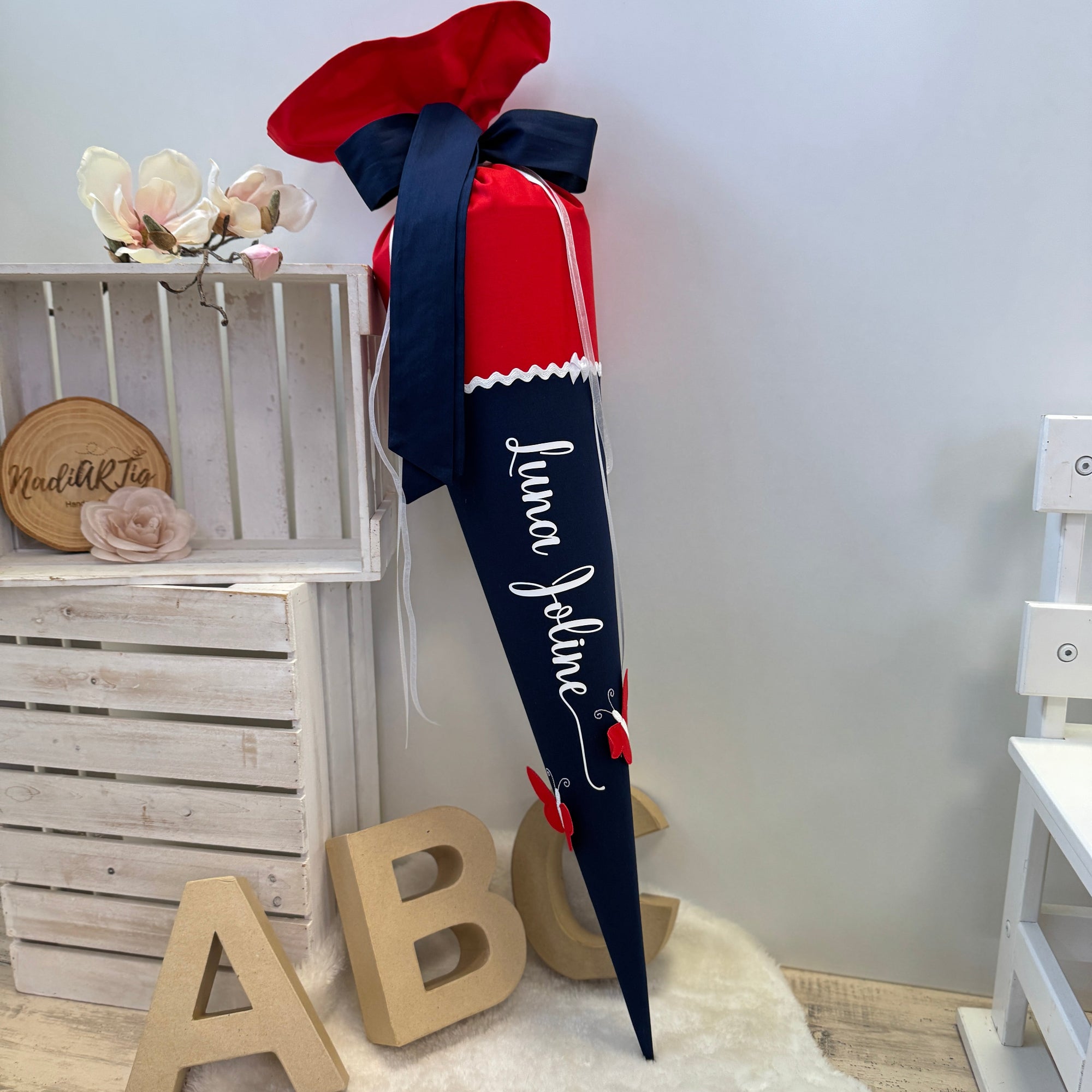 Schultüte Klassik in rot/dunkelblau (Schmetterlinge)