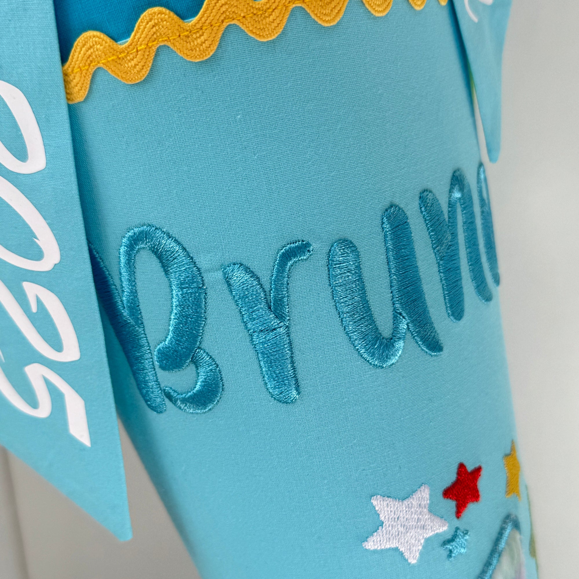 Schultüte fröhlicher Sternenhimmel in türkis