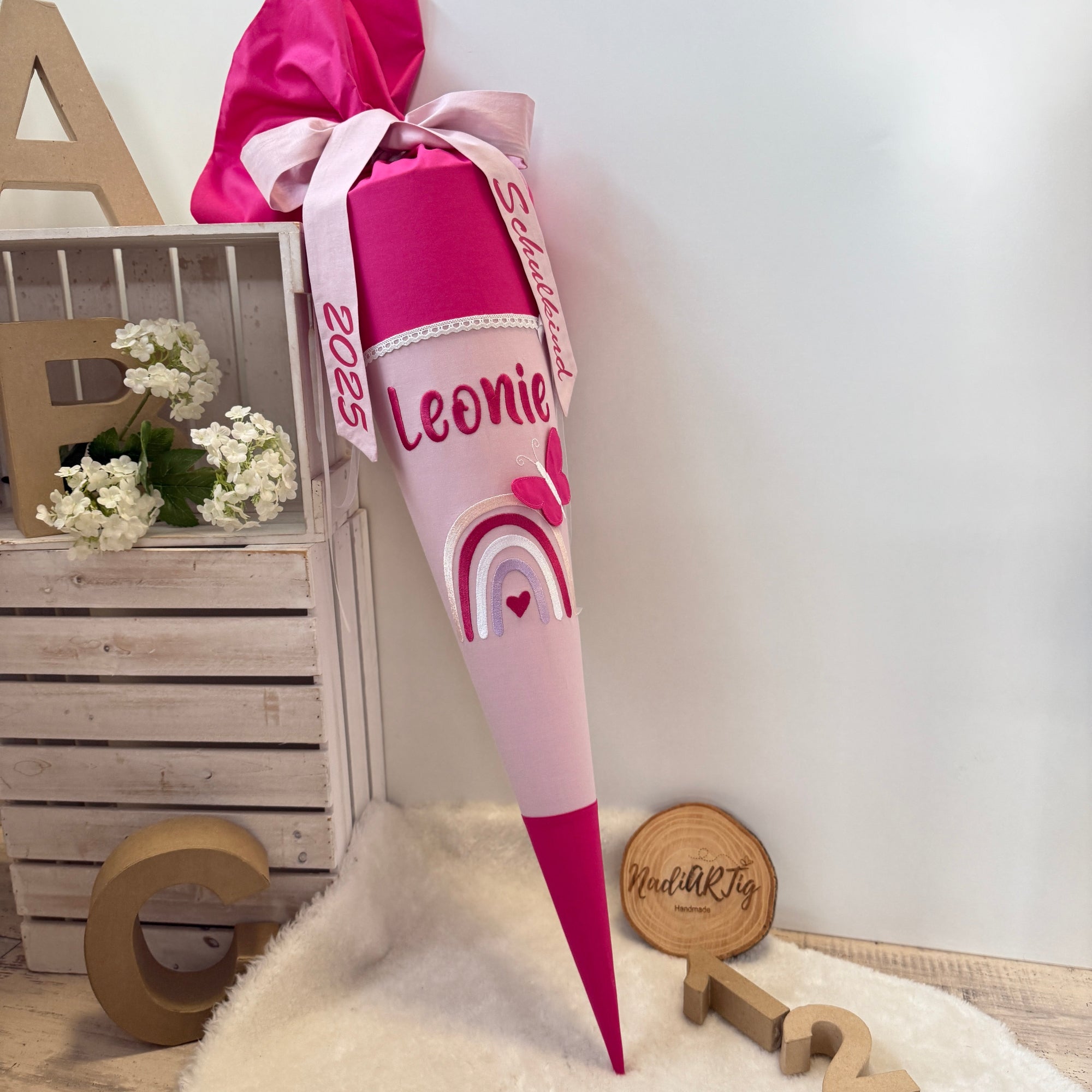 Schultüte mit Regenbogen & Schmetterling pink/rosa