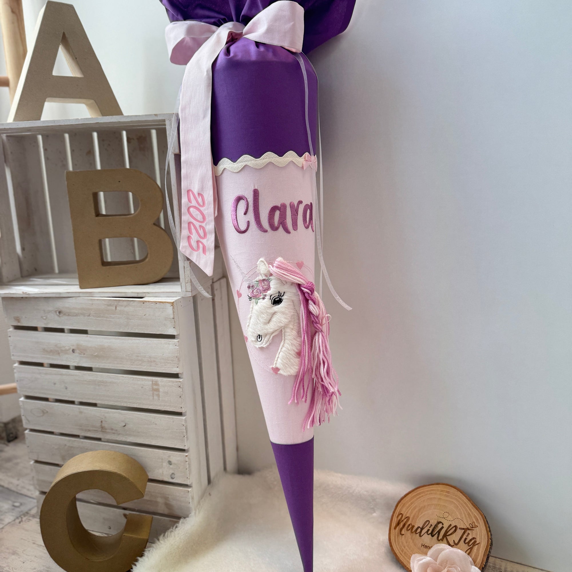 Schultuete Einhorn mit bunter Maehne lila-rosa 