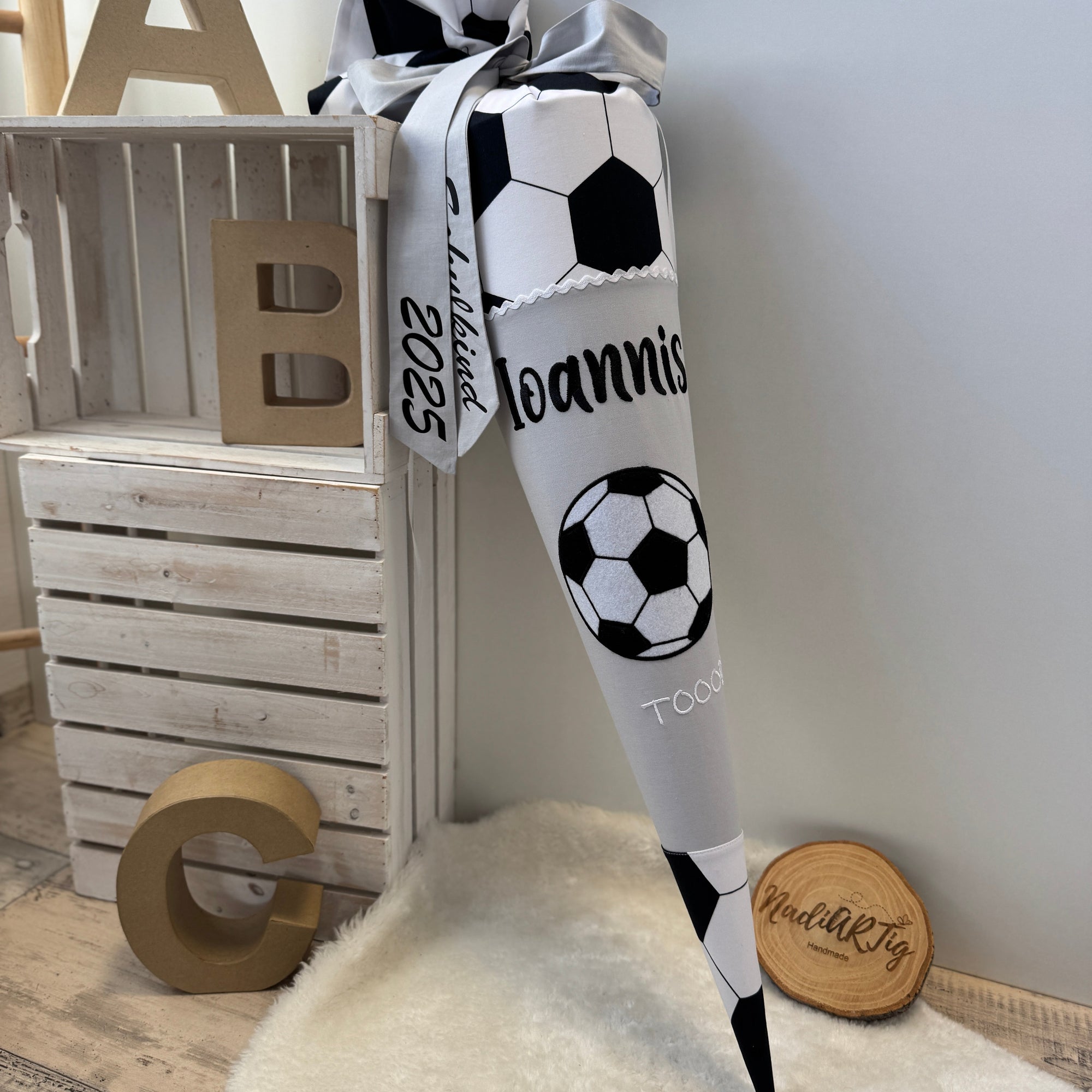 Schultuete Fußball in grau