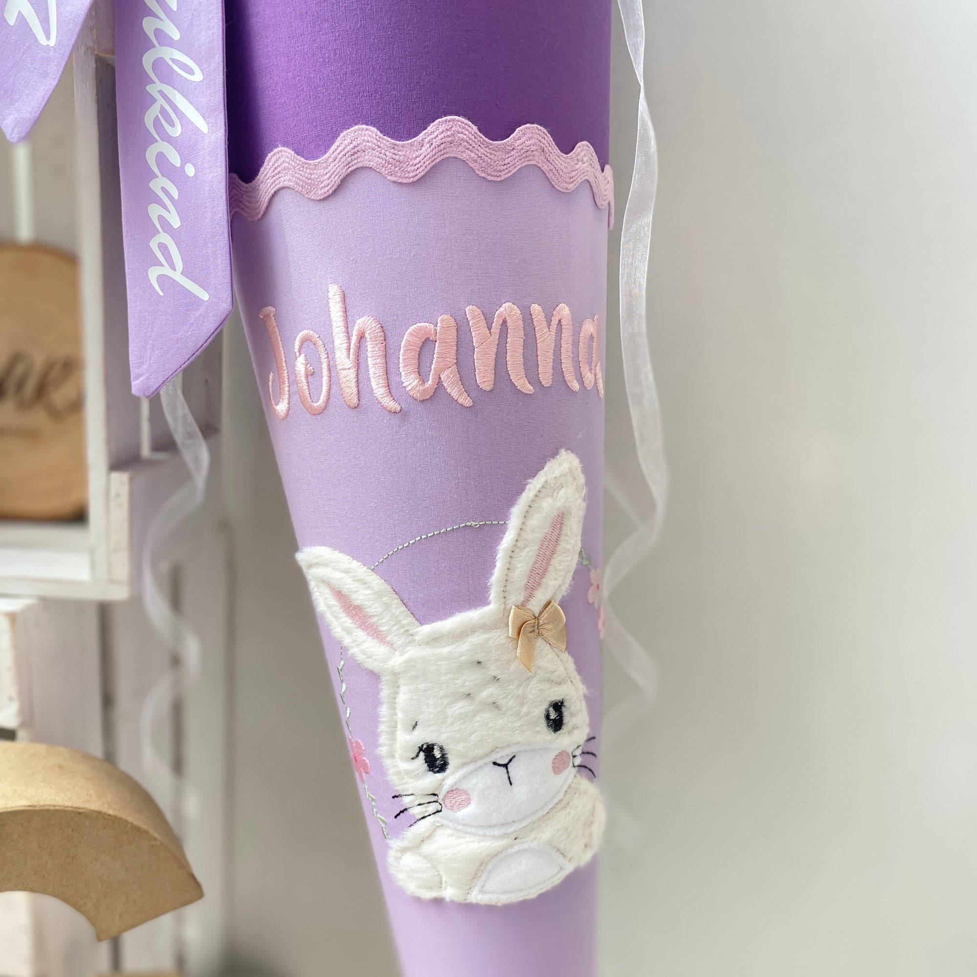 Schultuete Hase in lila-flieder 