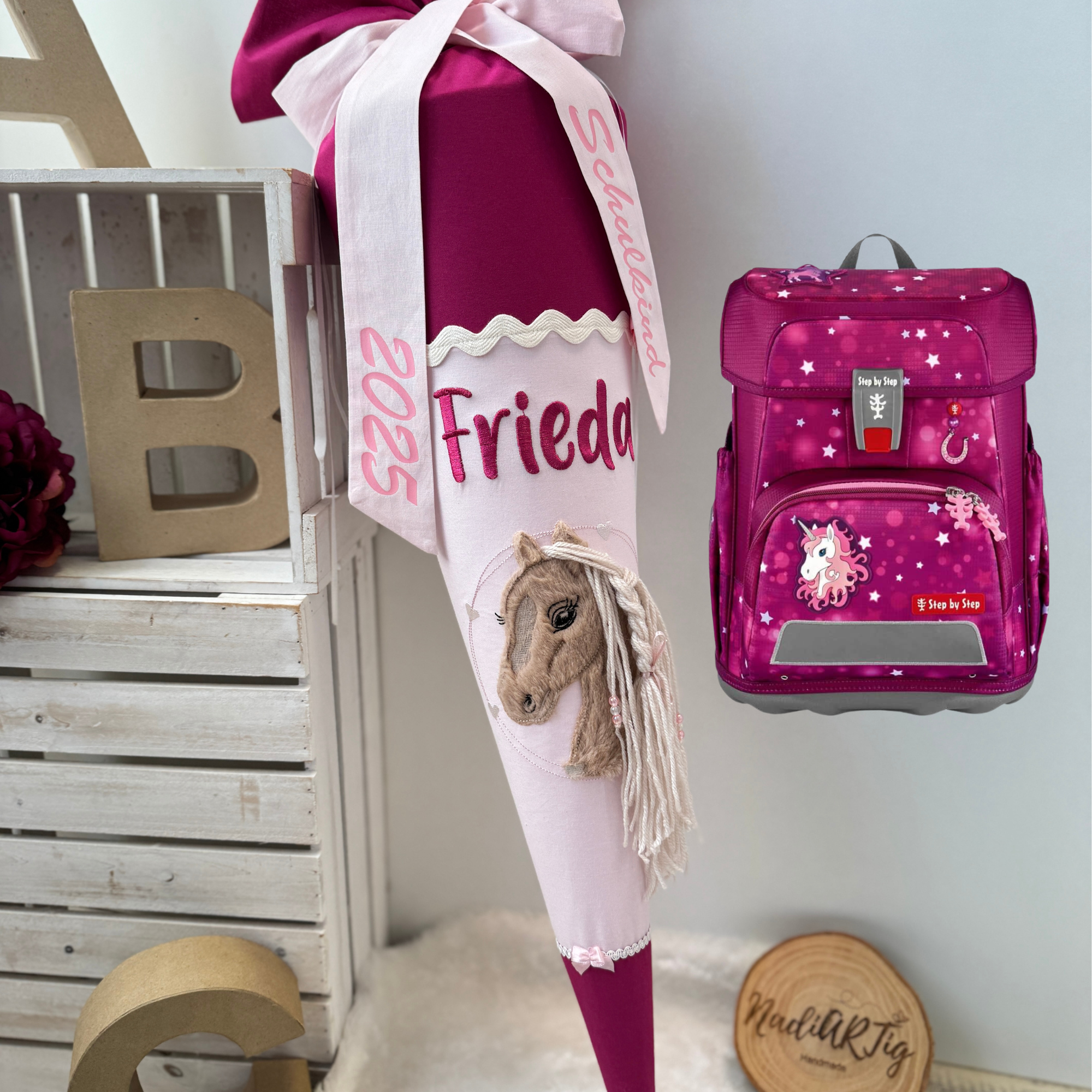 Schultuete Pony in dunkle Beere-rosa