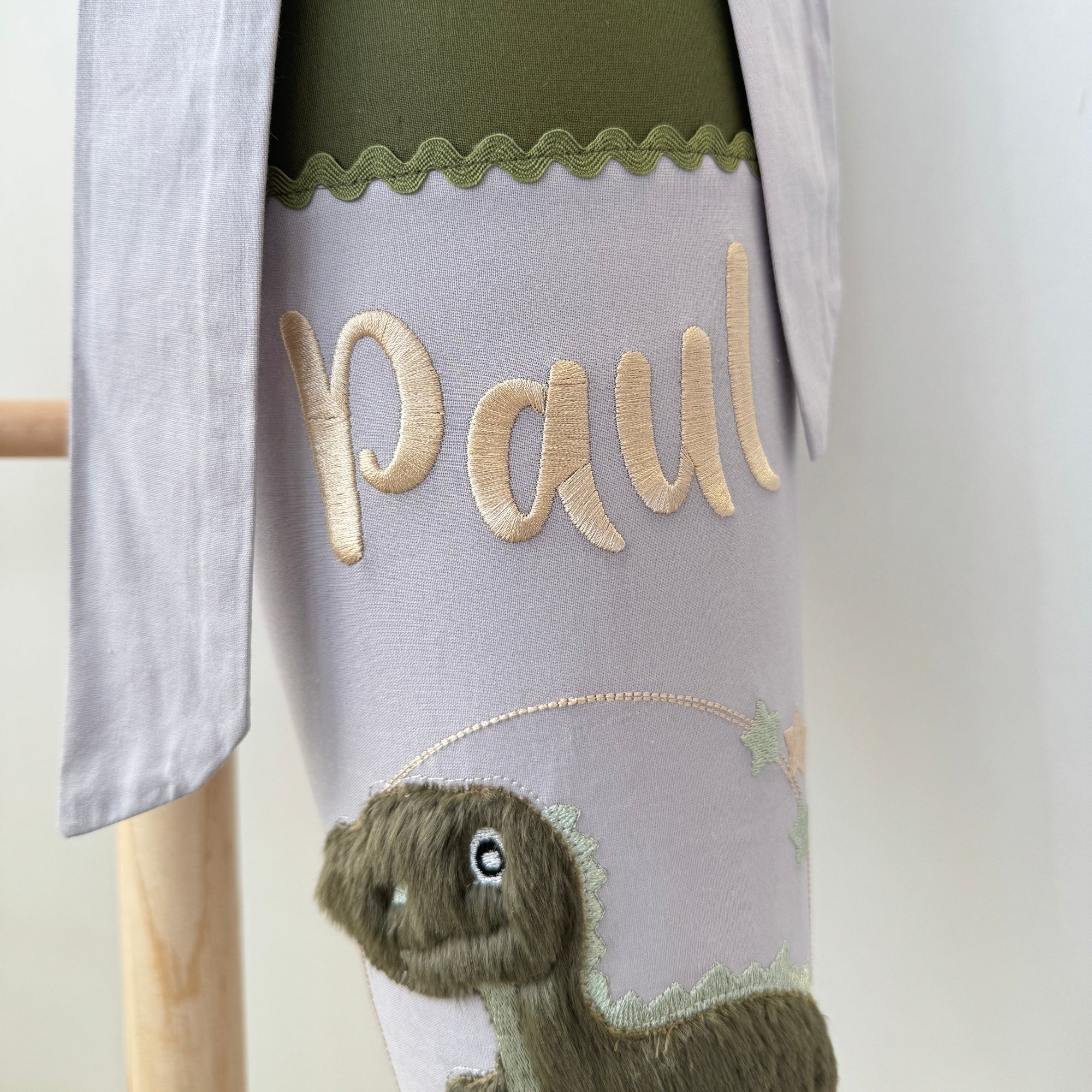 Schultuete Zuckertuete Dino in gruen/grau