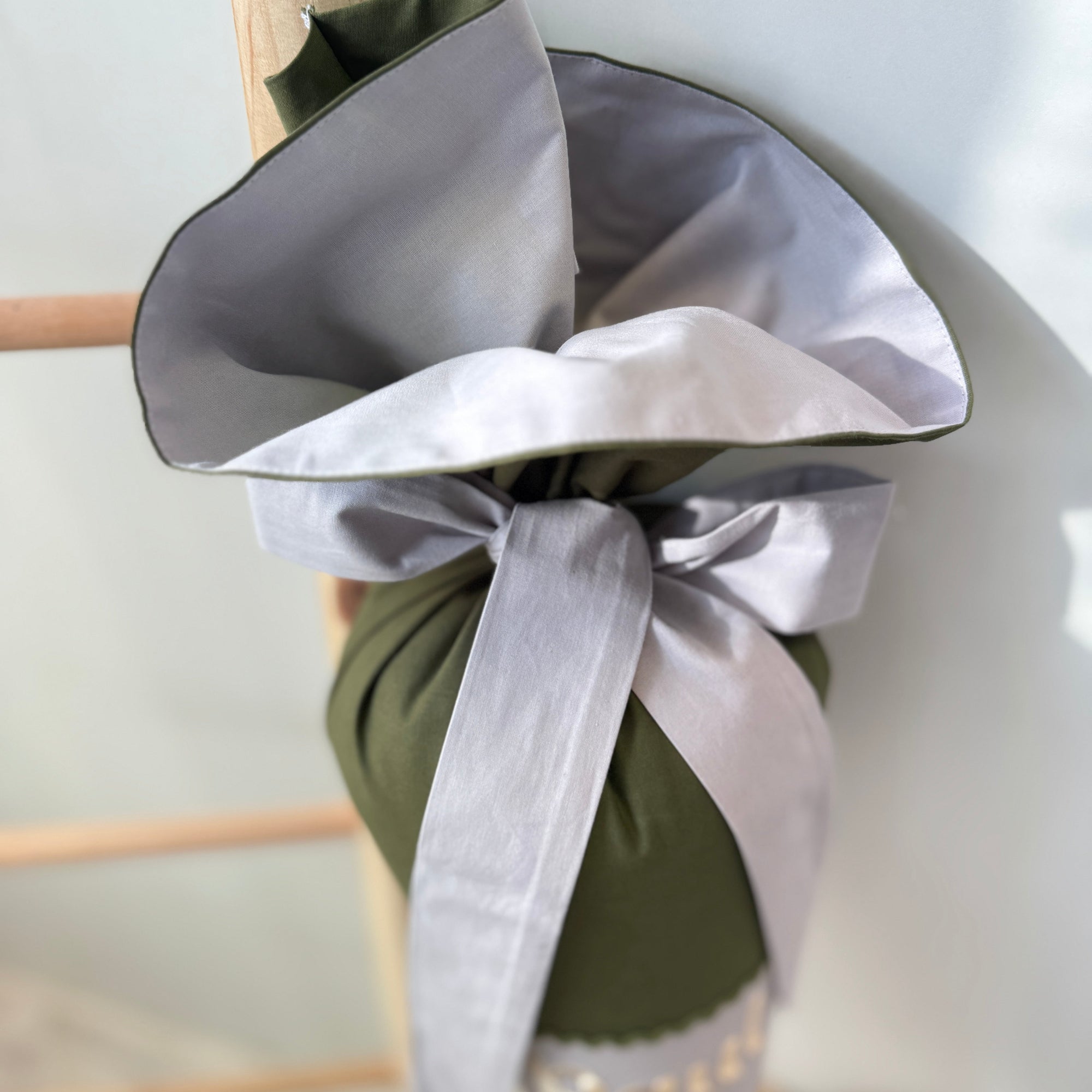 Schultuete Zuckertuete Dino in gruen/grau