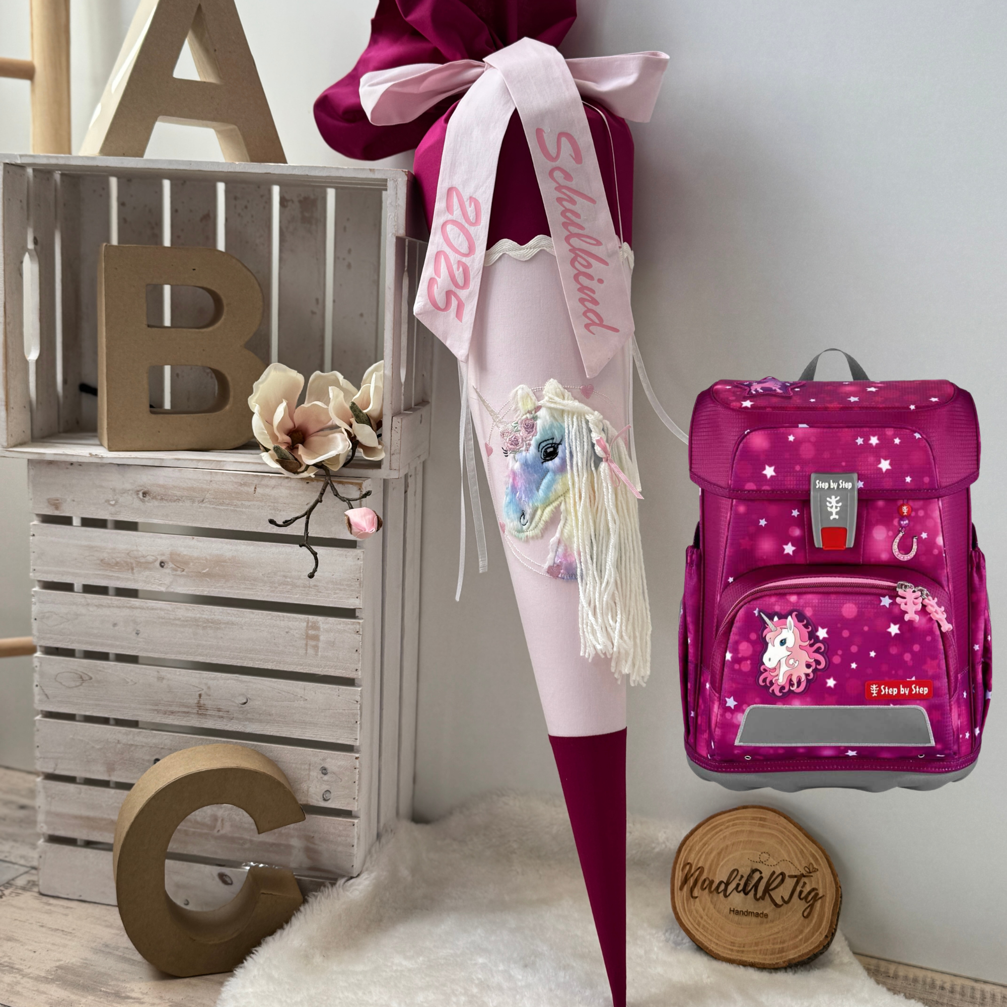 Schultuete buntes Einhorn mit glitzer Maehne in beere-rosa