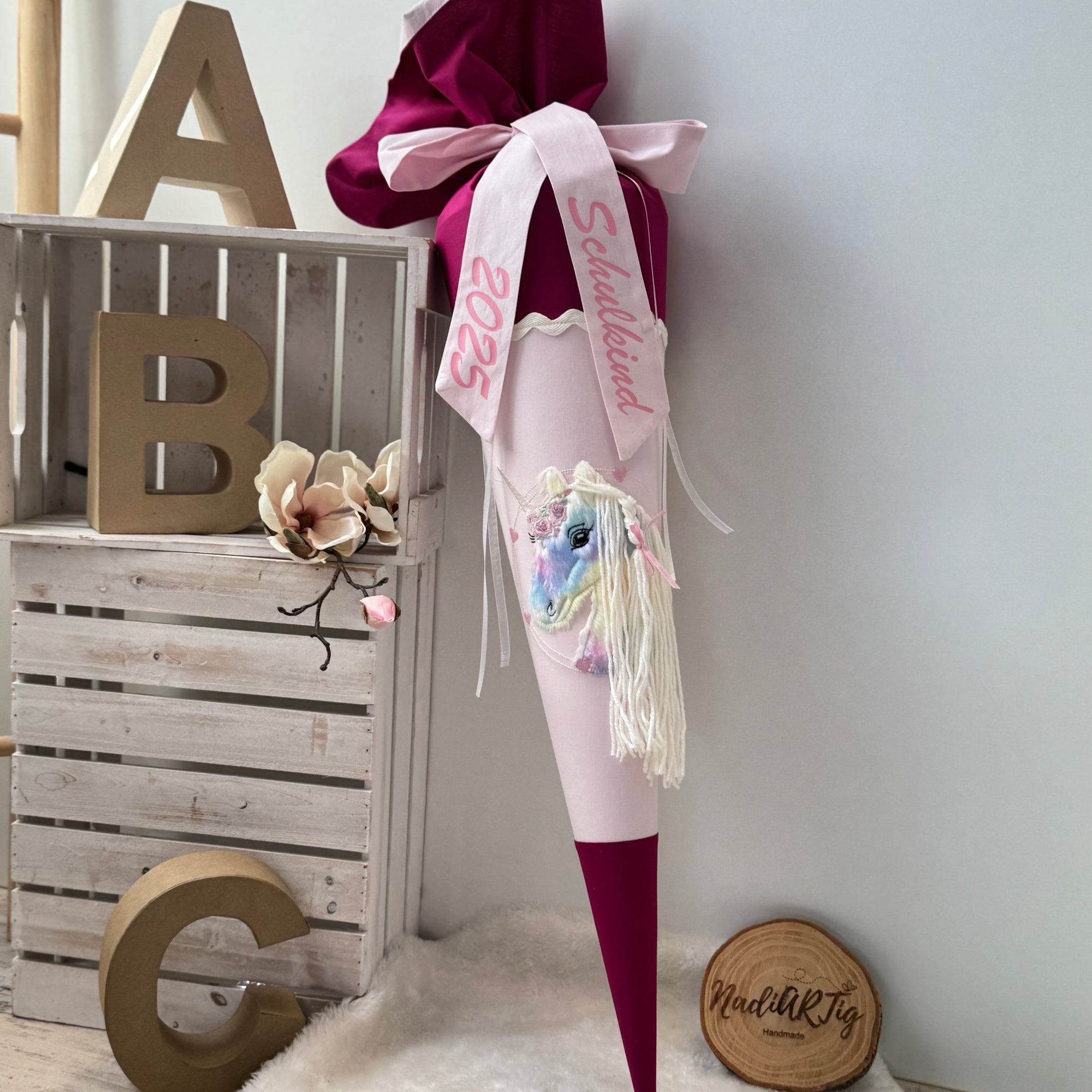 Schultuete buntes Einhorn mit glitzer Maehne in beere-rosa